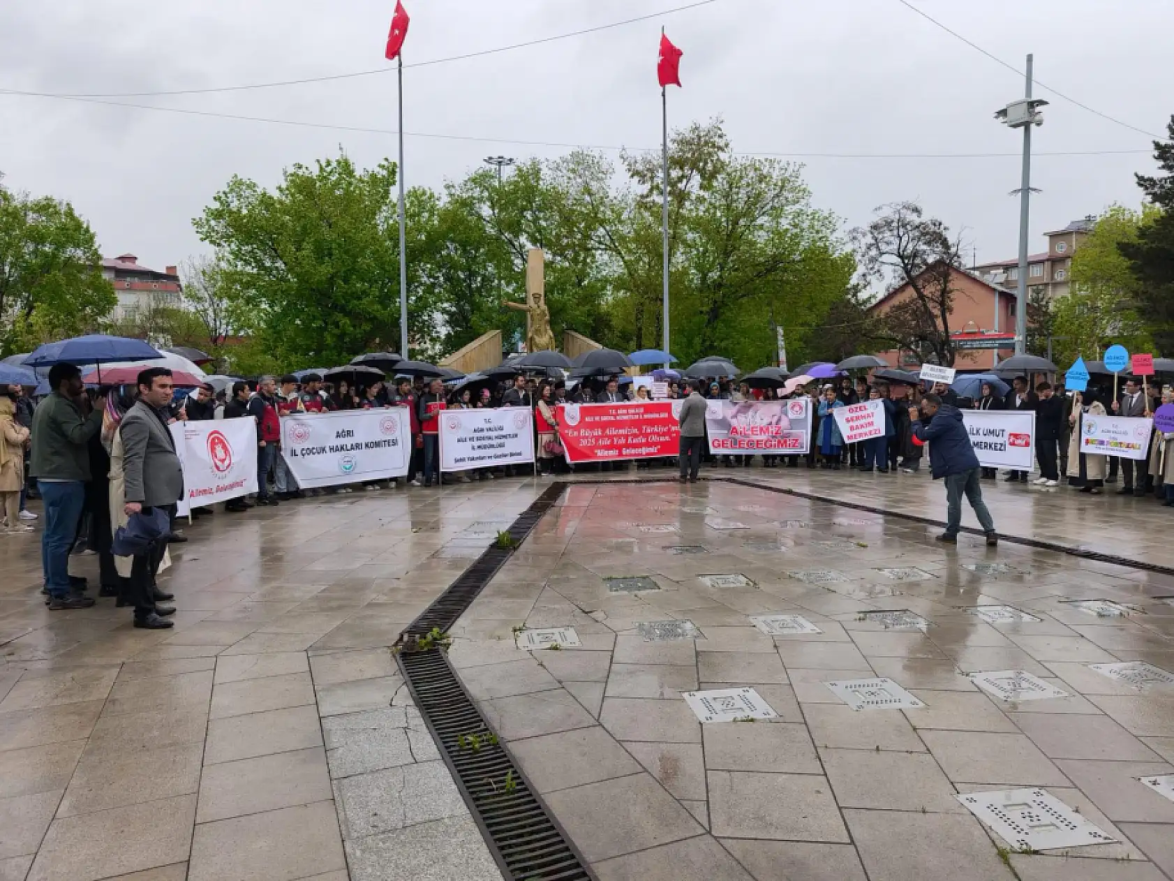 Ağrı sokaklarında vatandaşlar bu kez 'aile' için yürüdü