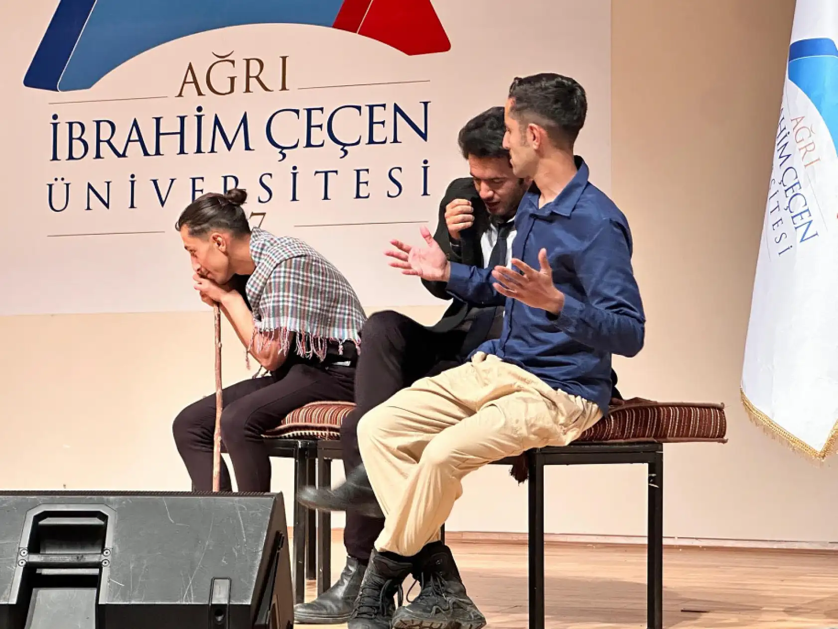 Ağrı'da bahar şenliklerinde sanatın sesi yükseldi