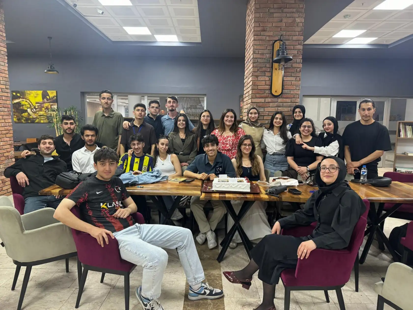 Ağrı'da bahar şenliklerinde sanatın sesi yükseldi