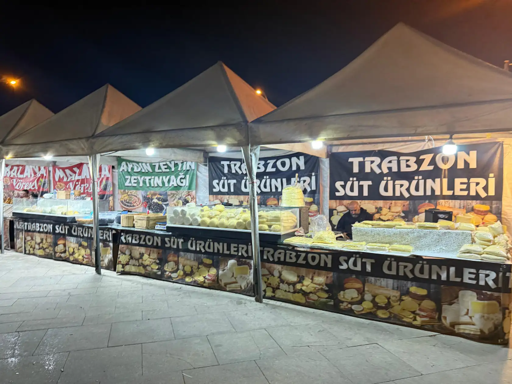 Rengarenk tatlar buluştu Ağrı'da yöresel ürünler ilgi odağı oldu