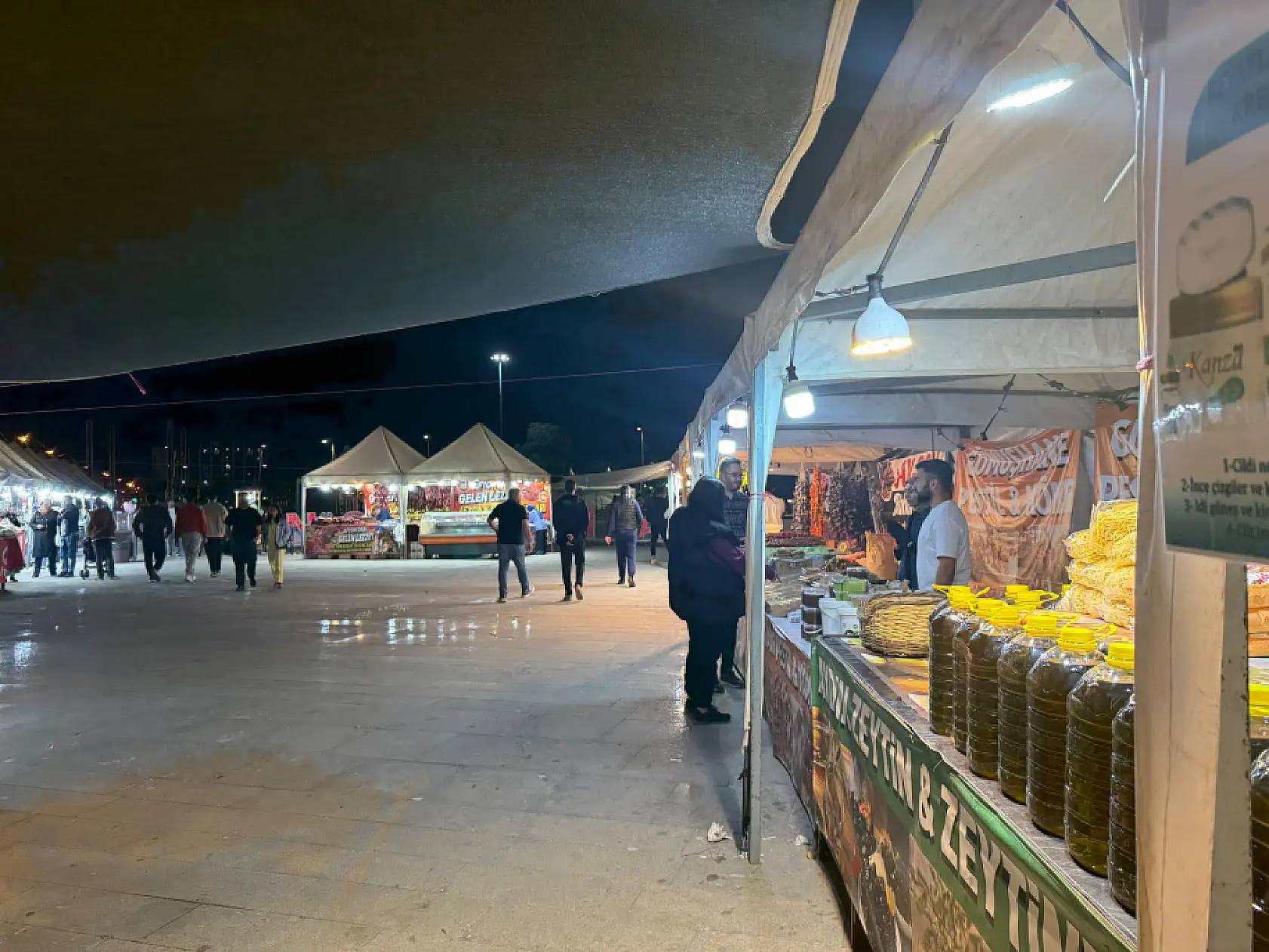 Rengarenk tatlar buluştu Ağrı'da yöresel ürünler ilgi odağı oldu