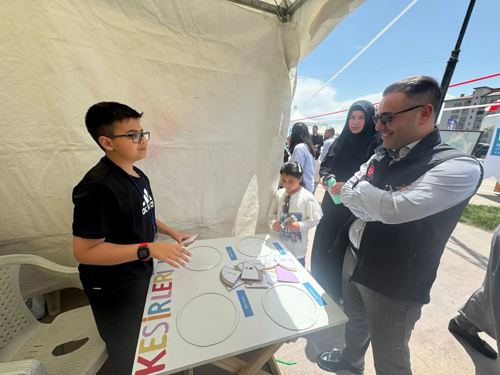 Ağrı Doğa Koleji öğrencileri bilimi sokağa taşıdı