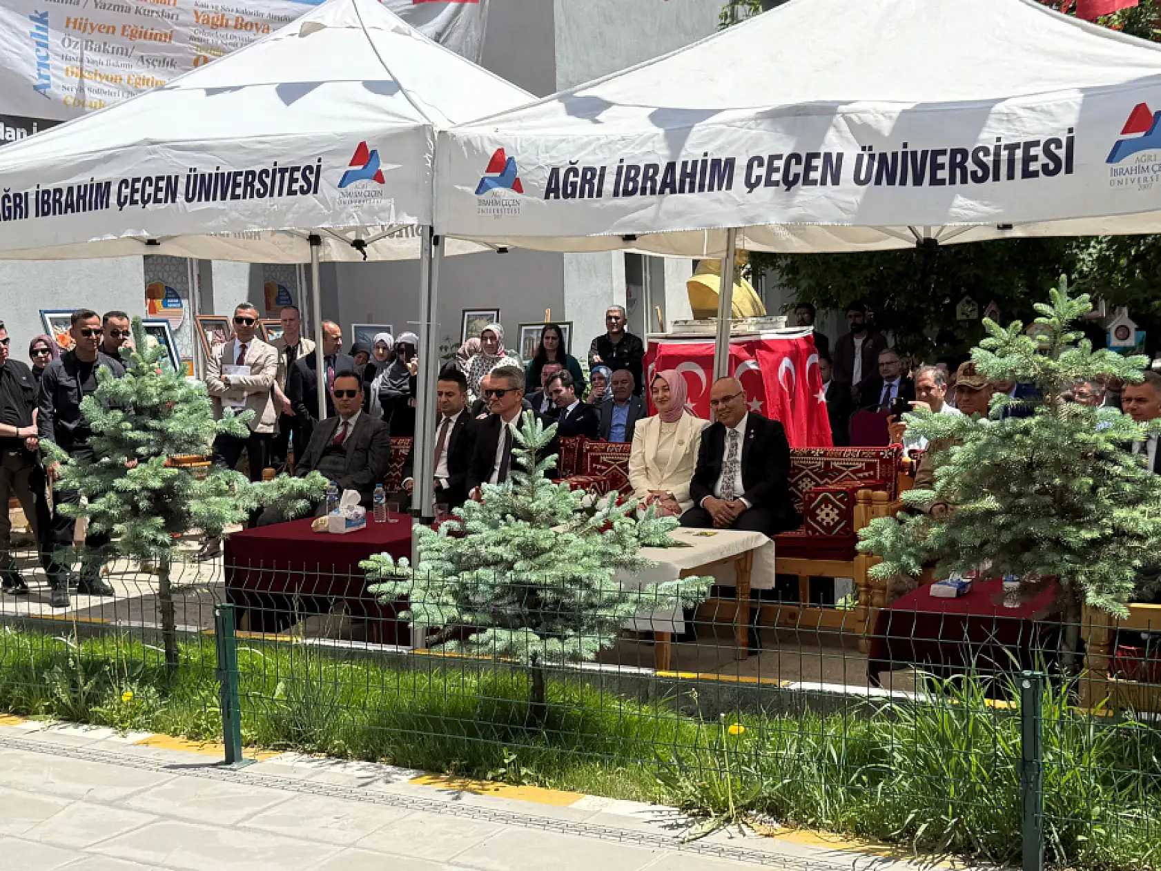 Ağrı'da öğrenen ve üreten eller şenlikte buluştu