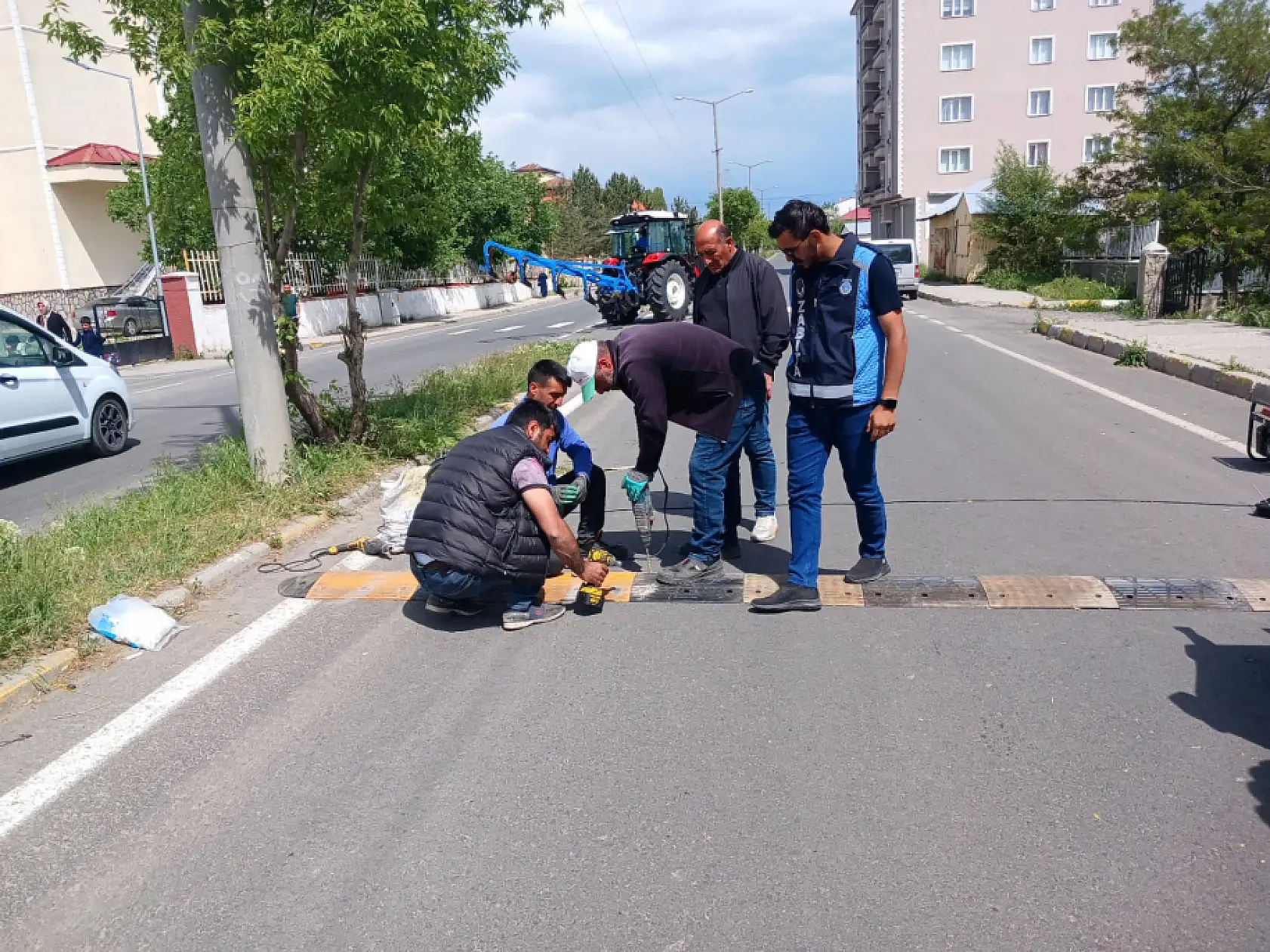 Eleşkirt'te okulların önüne hız kesiciler yerleştirildi