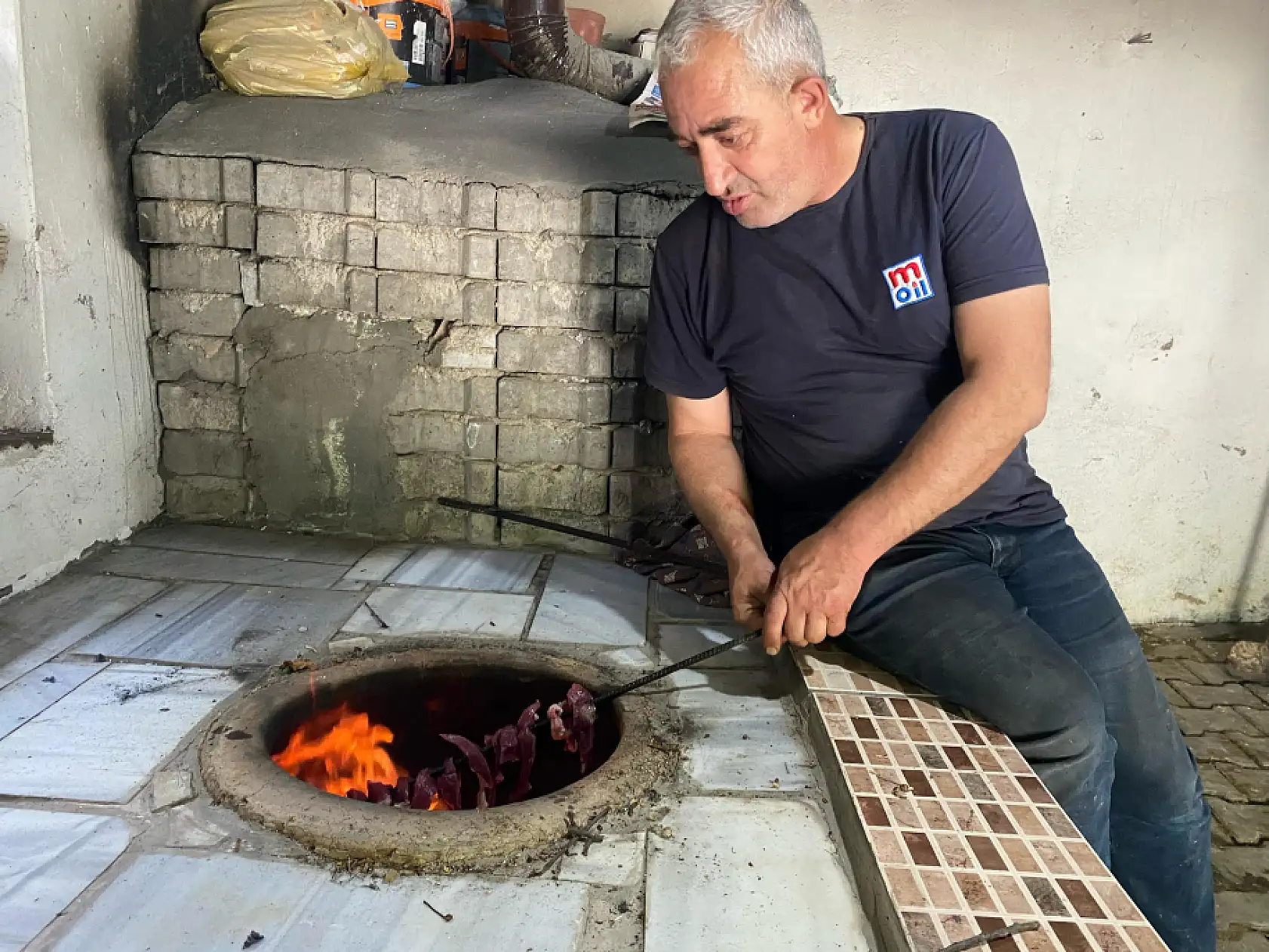 Tutak'ta bayram sofralarını geleneksel tandır süsledi