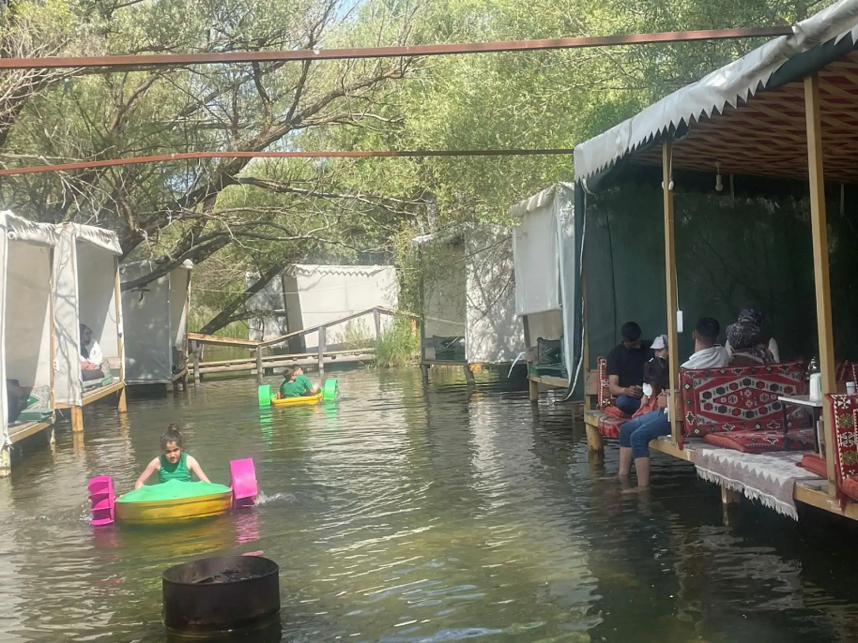 Ağrı'da tatilcilerin tercihi doğayla iç içe noktalar oldu