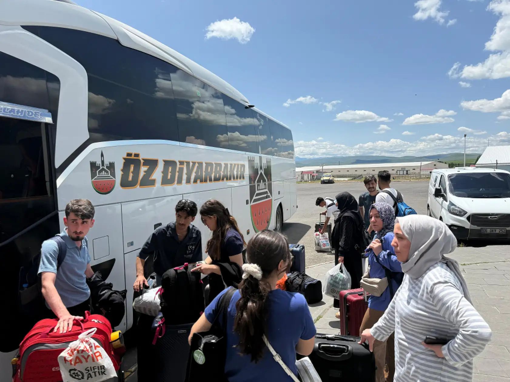 Bayram tatili bitti, üniversite öğrencileri Ağrı'ya dönmeye başladı