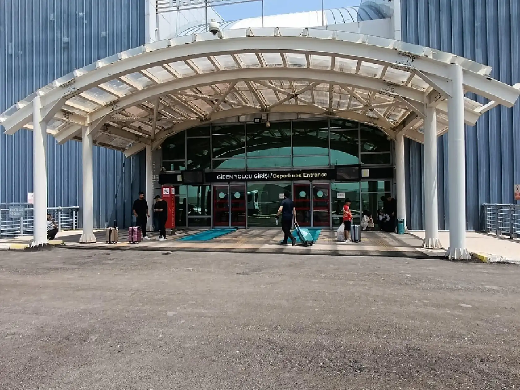 Ağrı Ahmed-i Hani Havalimanı'nda asfalt yenileme çalışması tamamlandı