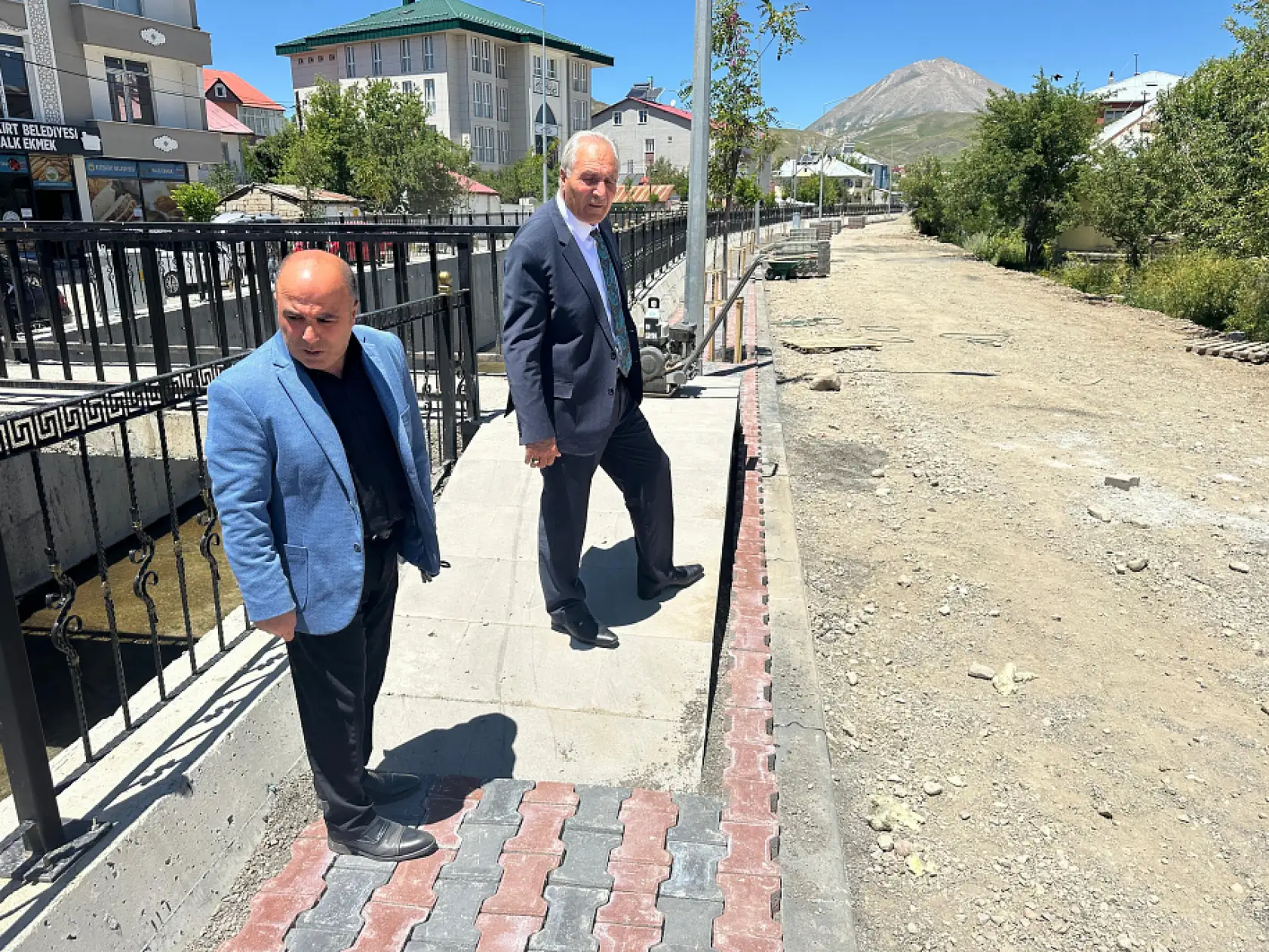 Eleşkirt'te kaşedor deresi çevresinde çalışmalar yerinde incelendi