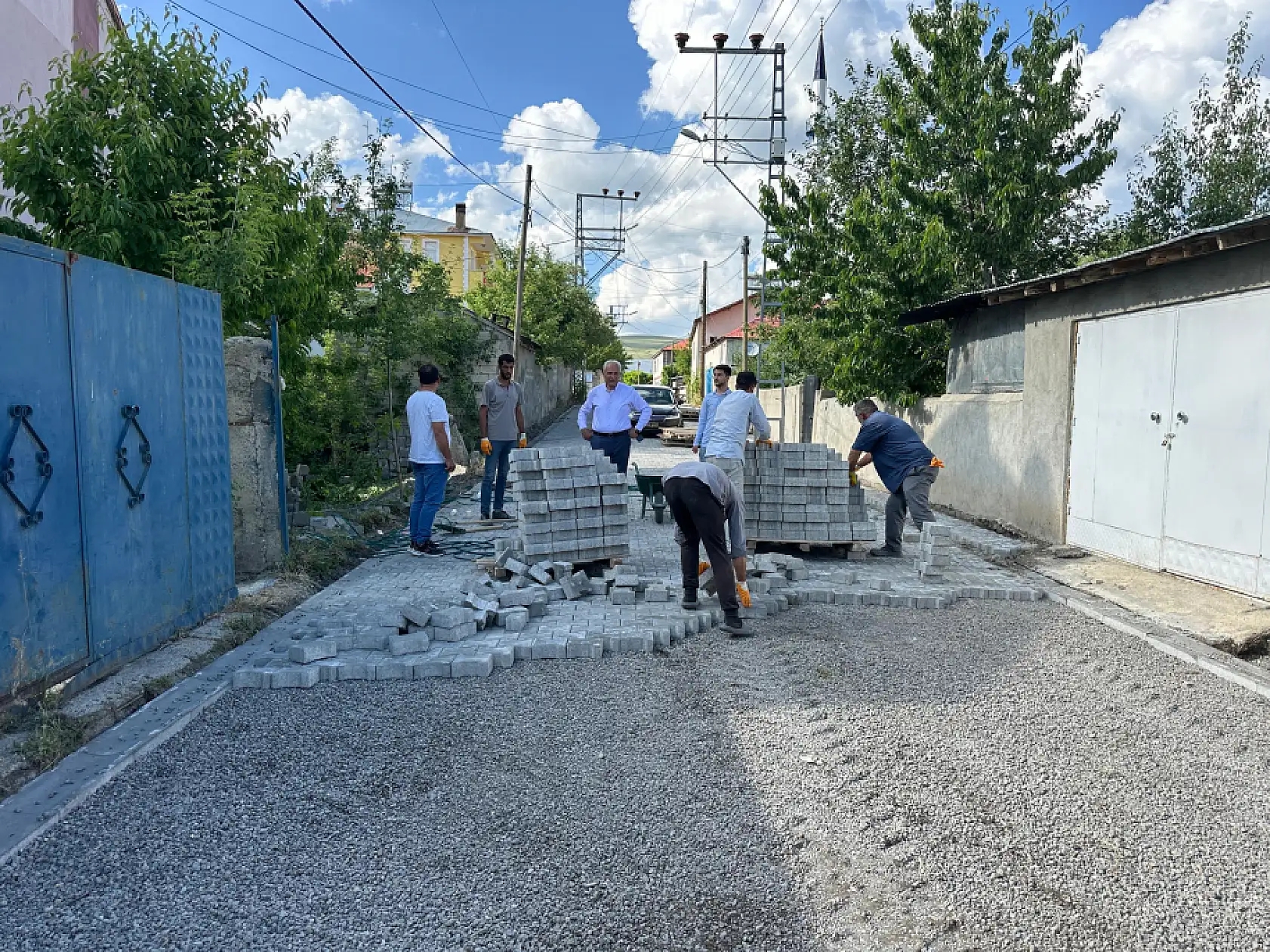 Eleşkirt Müftüselim Mahallesi'nin sokakları yenileniyor