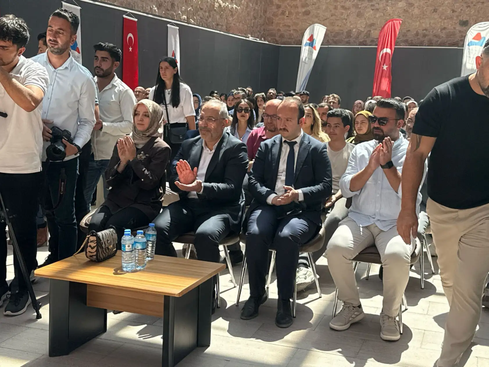 Ağrı'da tarihi sarayda stres ve antioksidanlar masaya yatırıldı