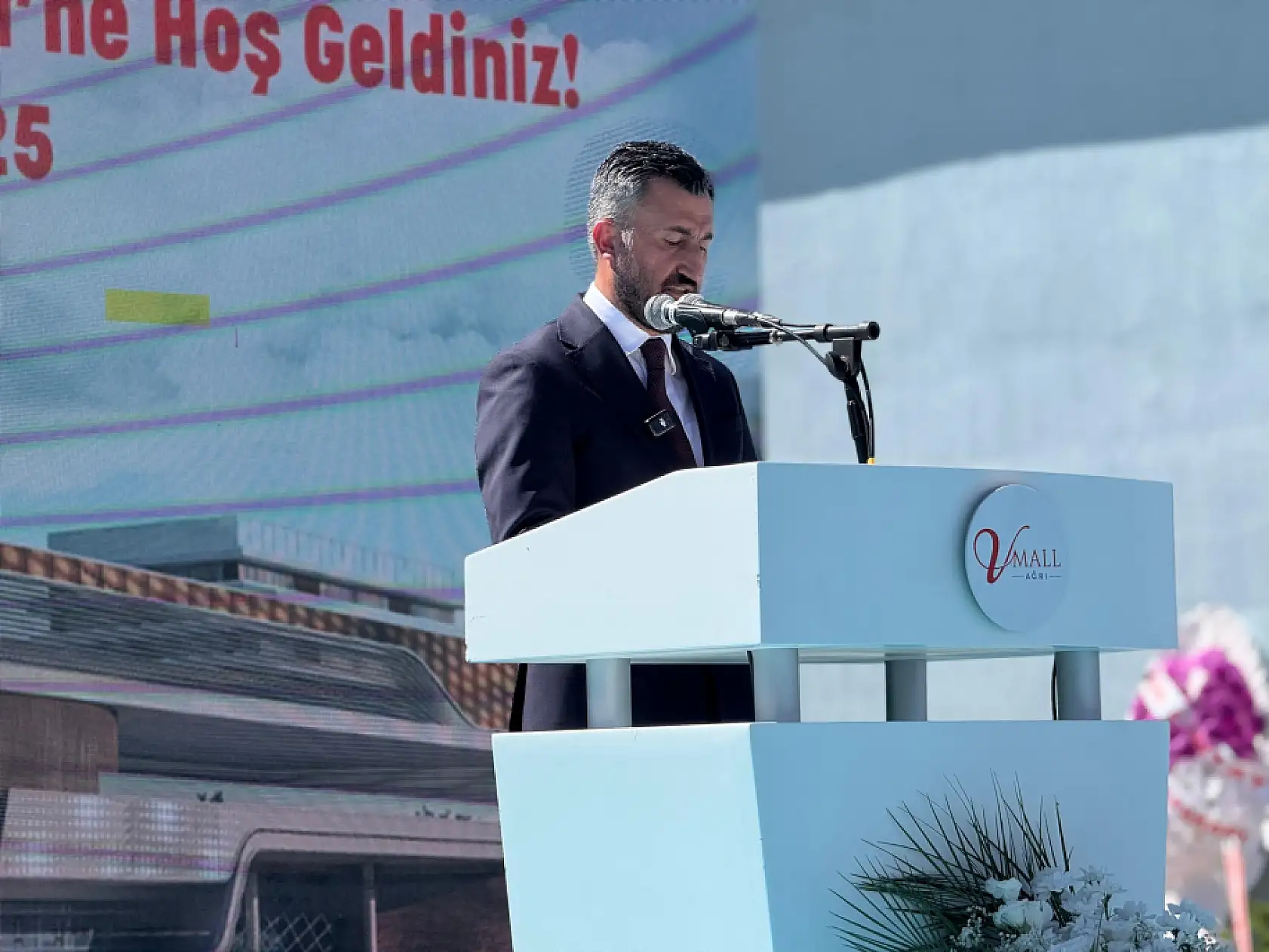 Ağrı'da alışveriş ve sosyal yaşamın kalbi olacak projenin temeli atıldı!