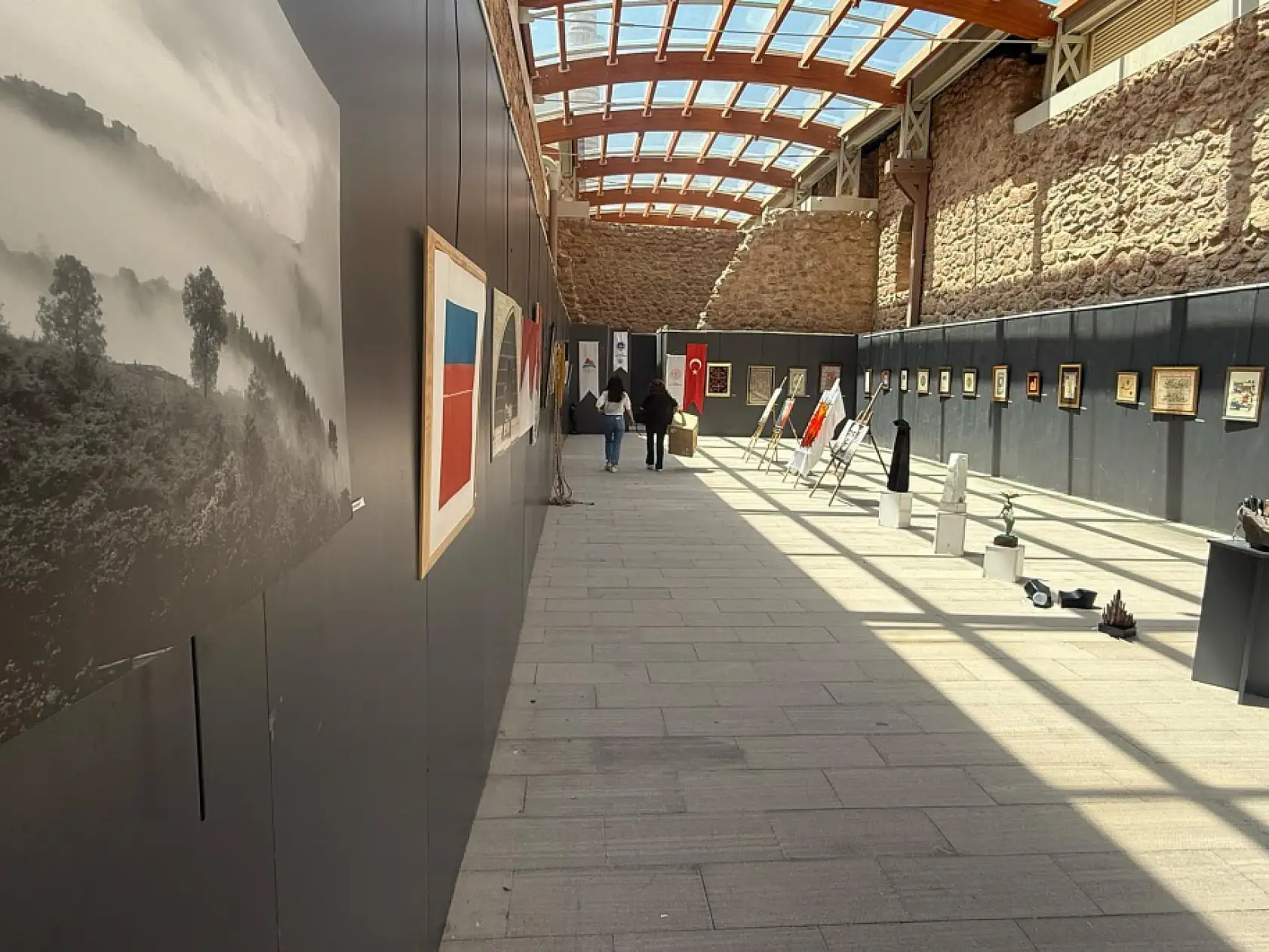 İshak Paşa Sarayı bu kez de sanatseverleri ağırladı: Nur'ul Ayn sergisi beğeni topladı