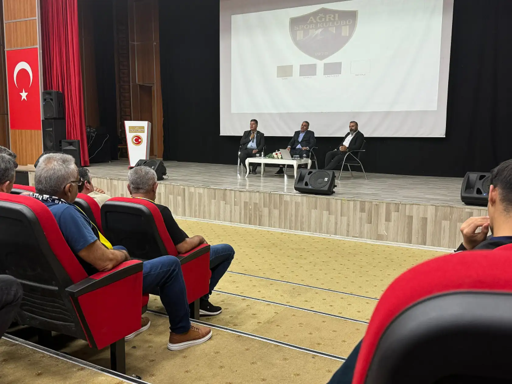 Ağrı Spor yeni sezona taraftar desteğiyle merhaba dedi!