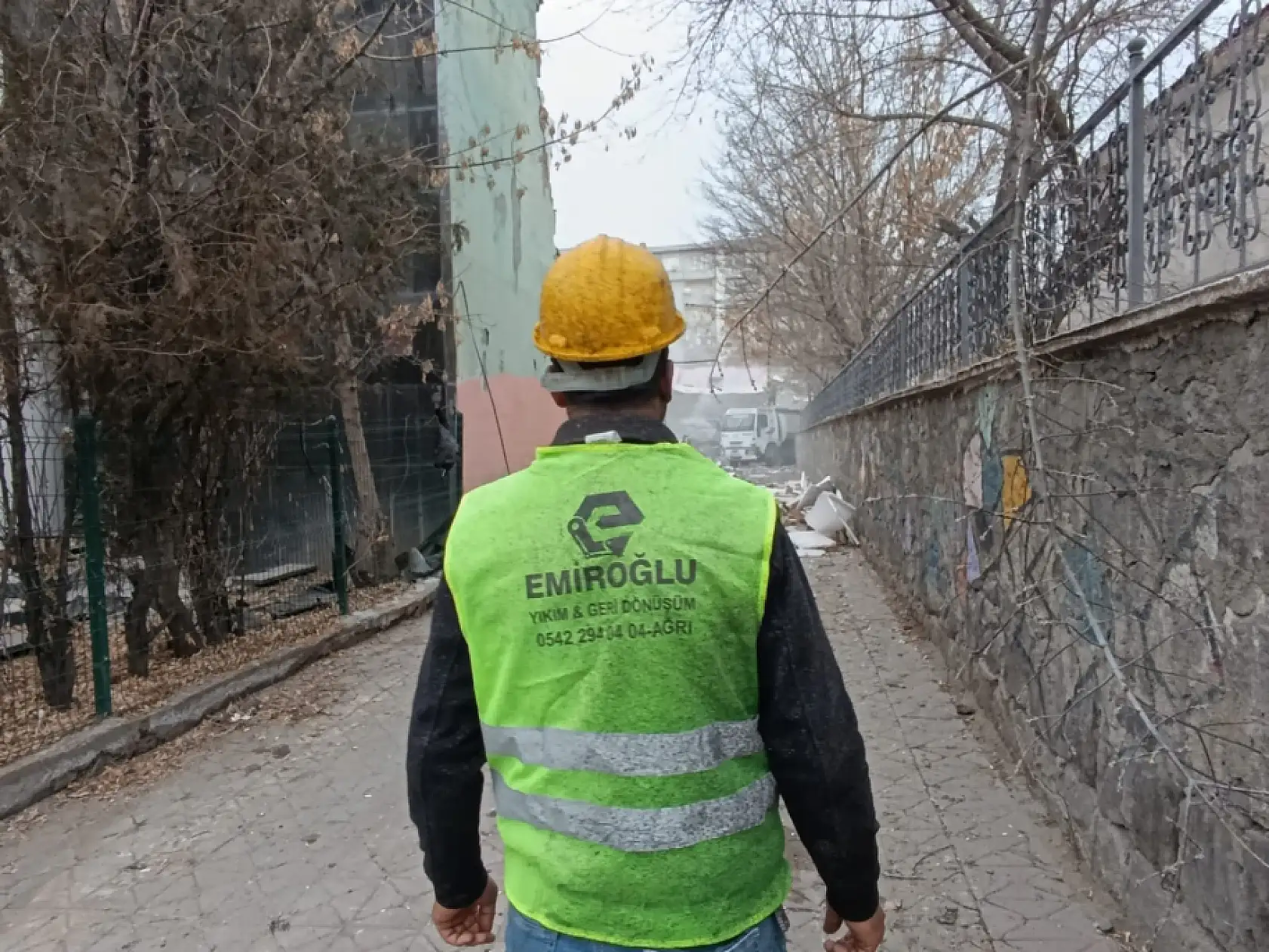 Ağrı'nın en eski okulları yıkılıyor: Şehrin kalbinde çalışmalar başladı