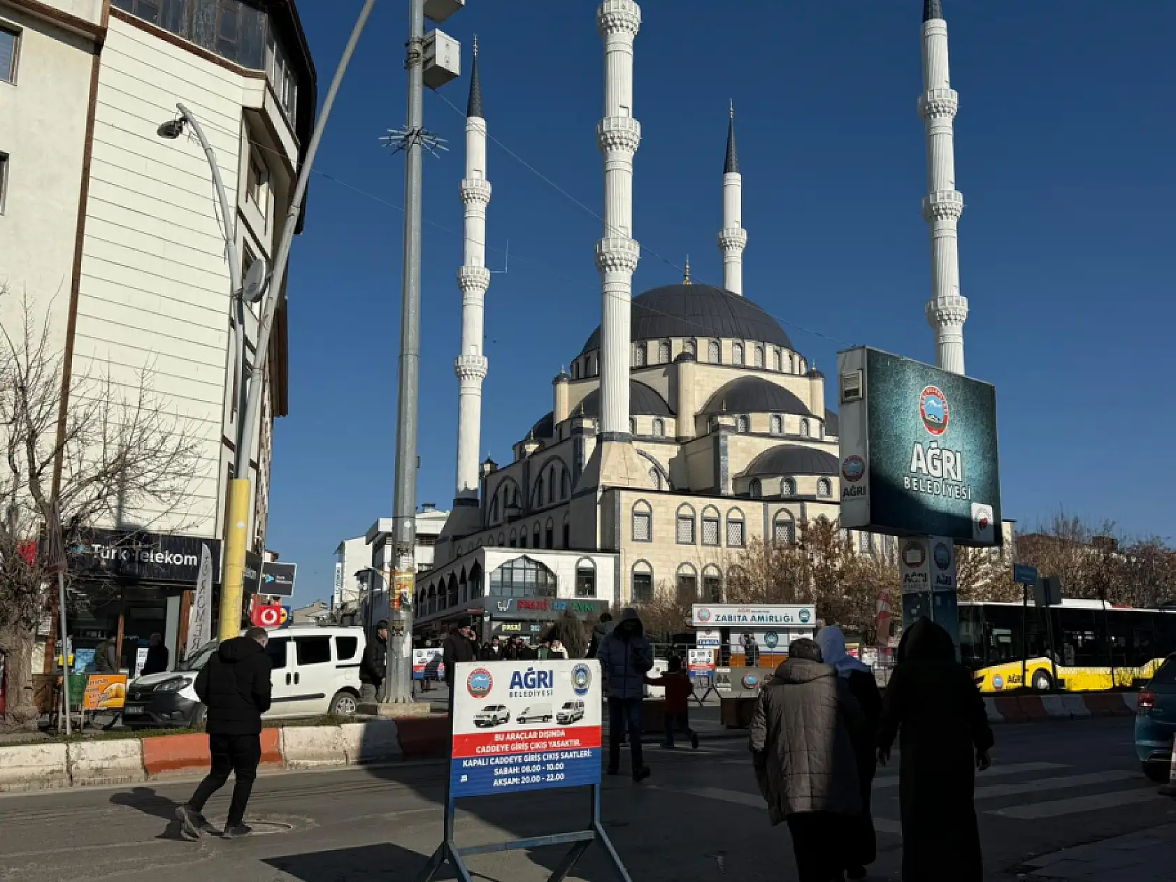 Ağrı'da Aralık ayı tersine döndü: Geçen yıl kar vardı, bu yıl güneş ısıttı