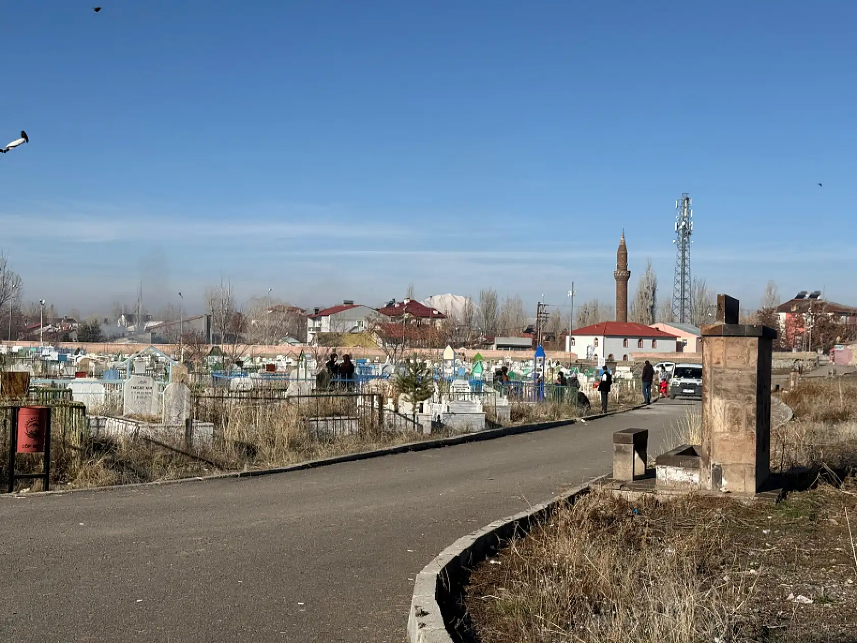 Ağrı'da mezarlık geleneği sessizleşti, merhamet eksilmedi