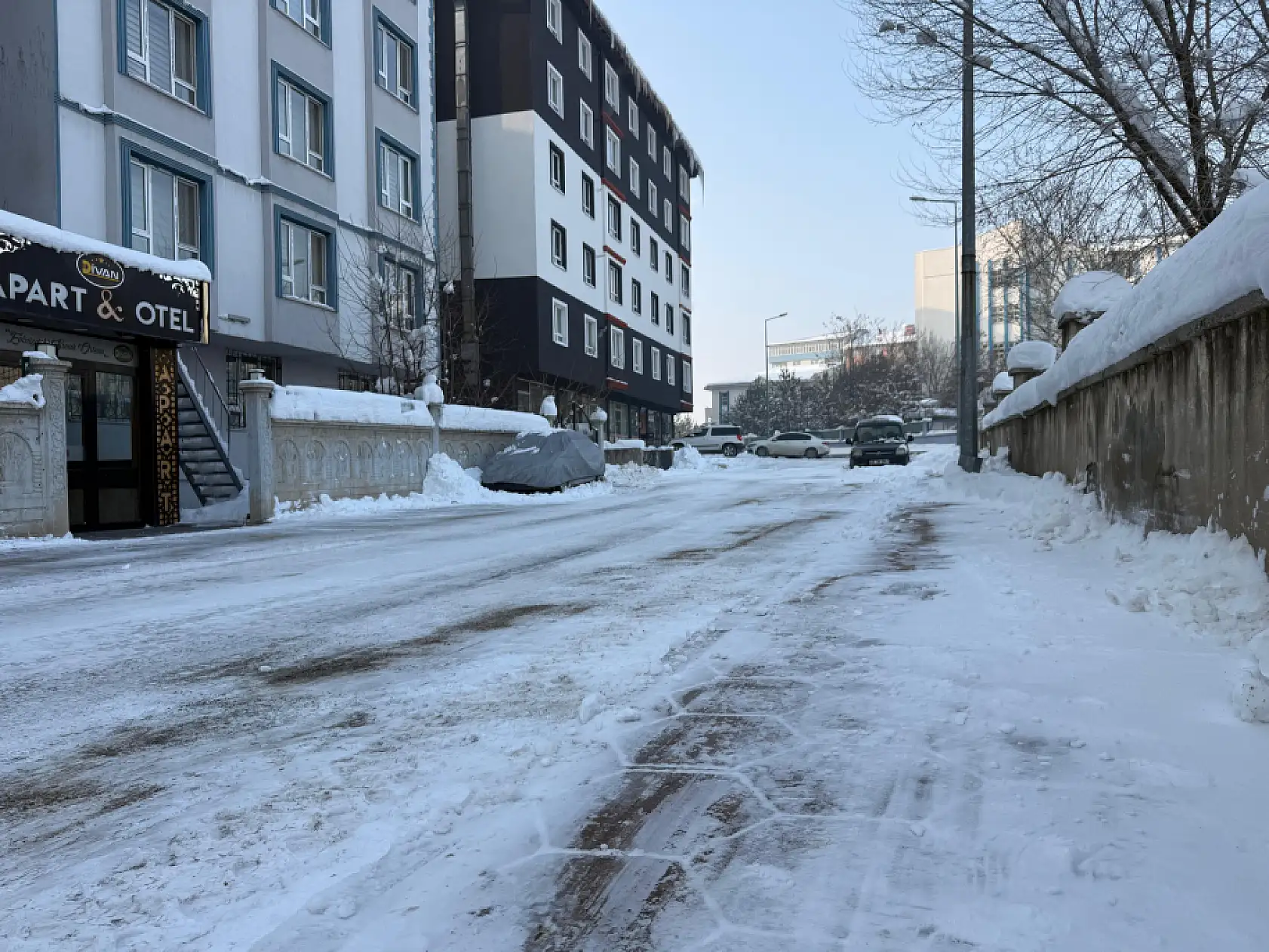 Ağrı'da sokak sokak kar mesaisi