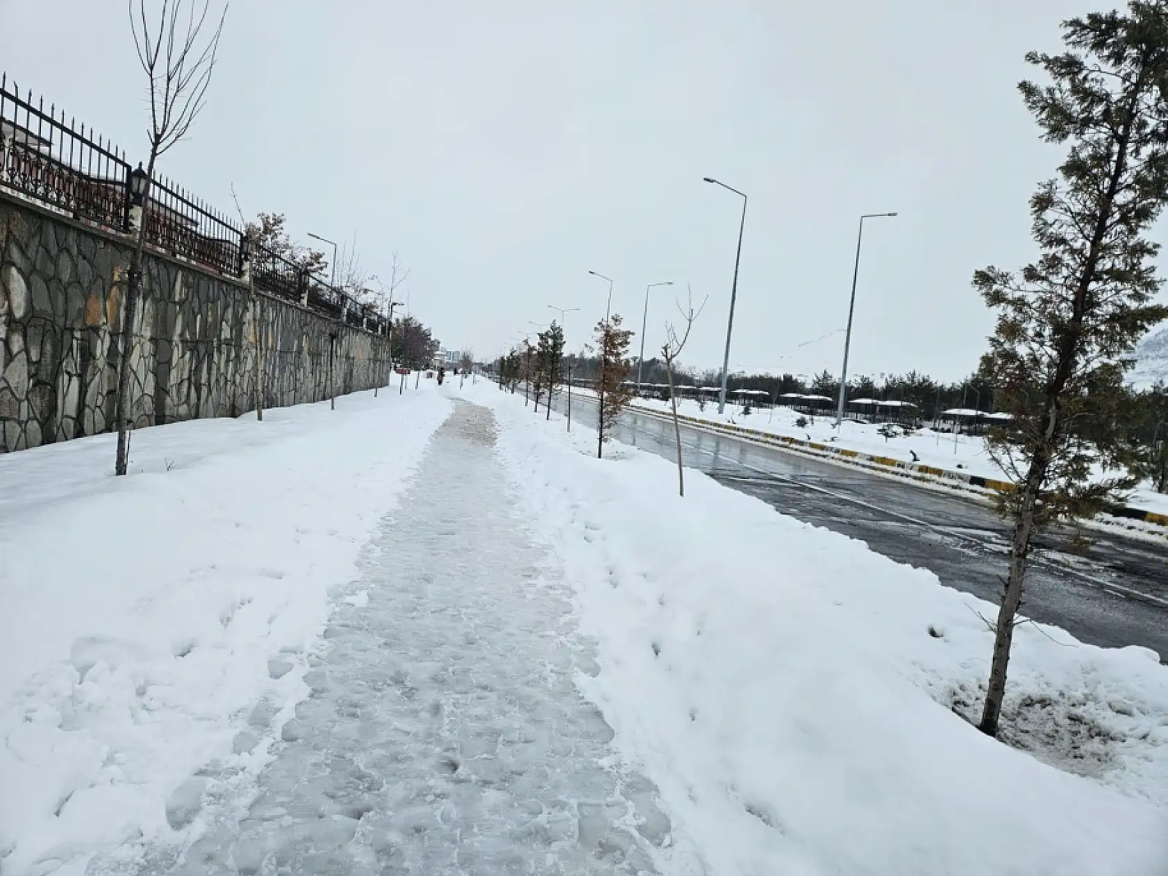 Patnos yeniden beyaza büründü