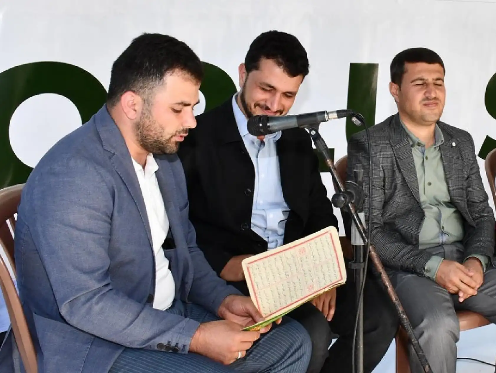 Patnos'ta çocuklar dualarla sünnet edildi, hediyelerle mutlu oldu