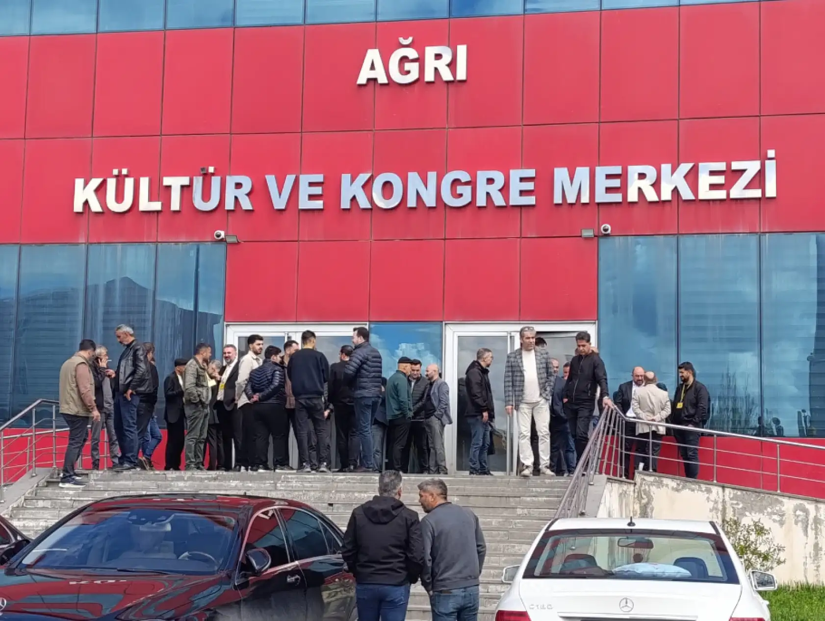 Ağrı Esnaf Odaları Birliği'nde yeni dönem: Başkanlığa Hatunoğlu seçildi