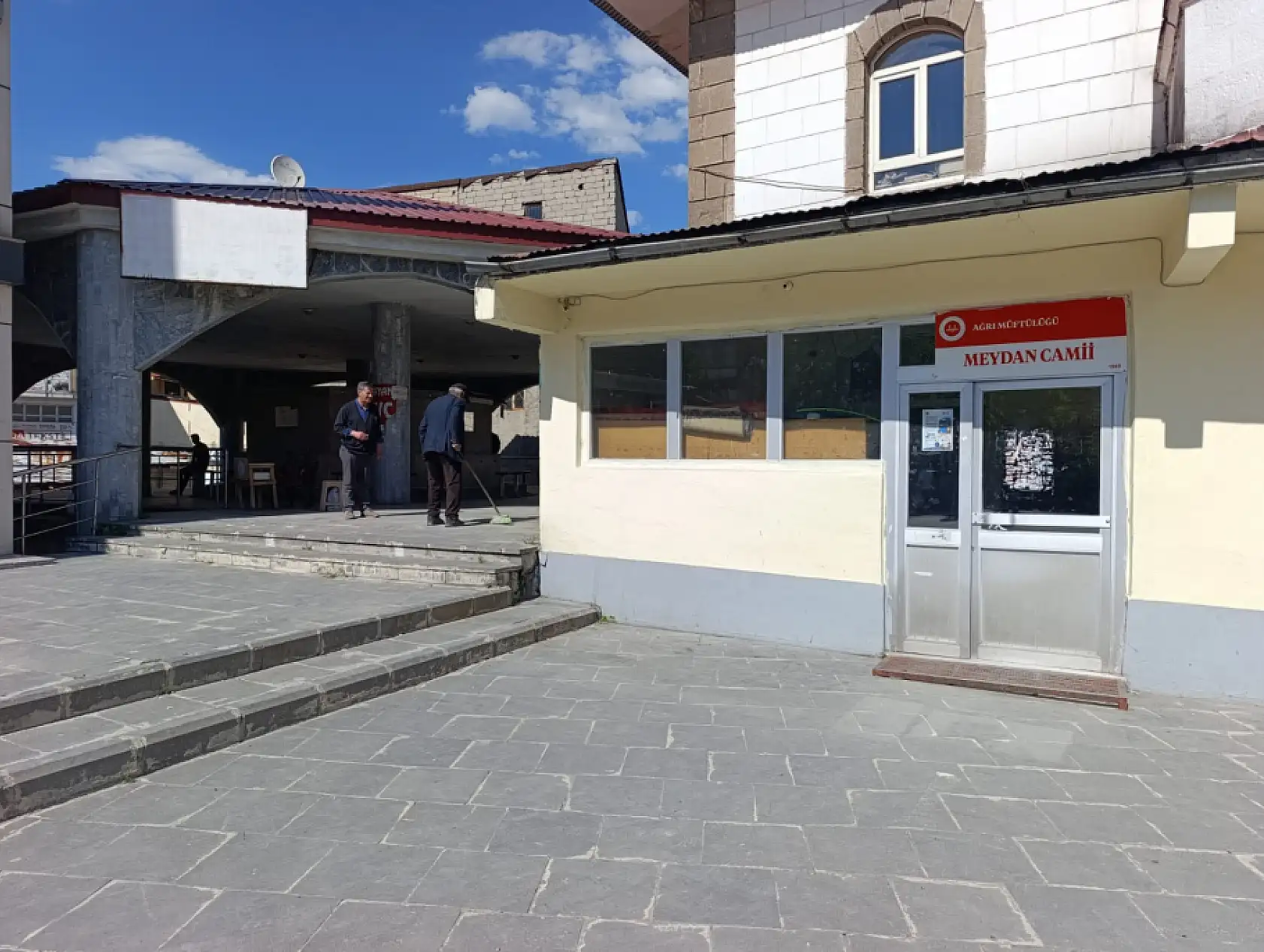 Ağrı'da cemaat tepkili: Tarihi caminin şadırvanından 3 yıldır su akmıyor