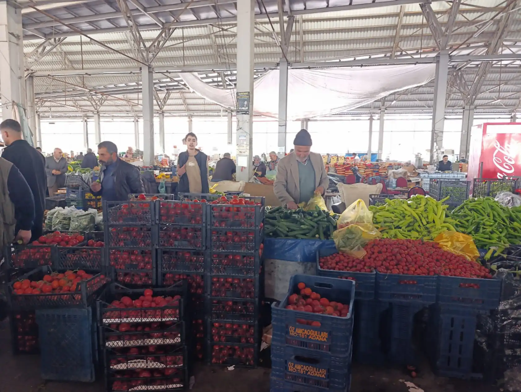 Ağrı Sebze Pazarı'nda bayram telaşı
