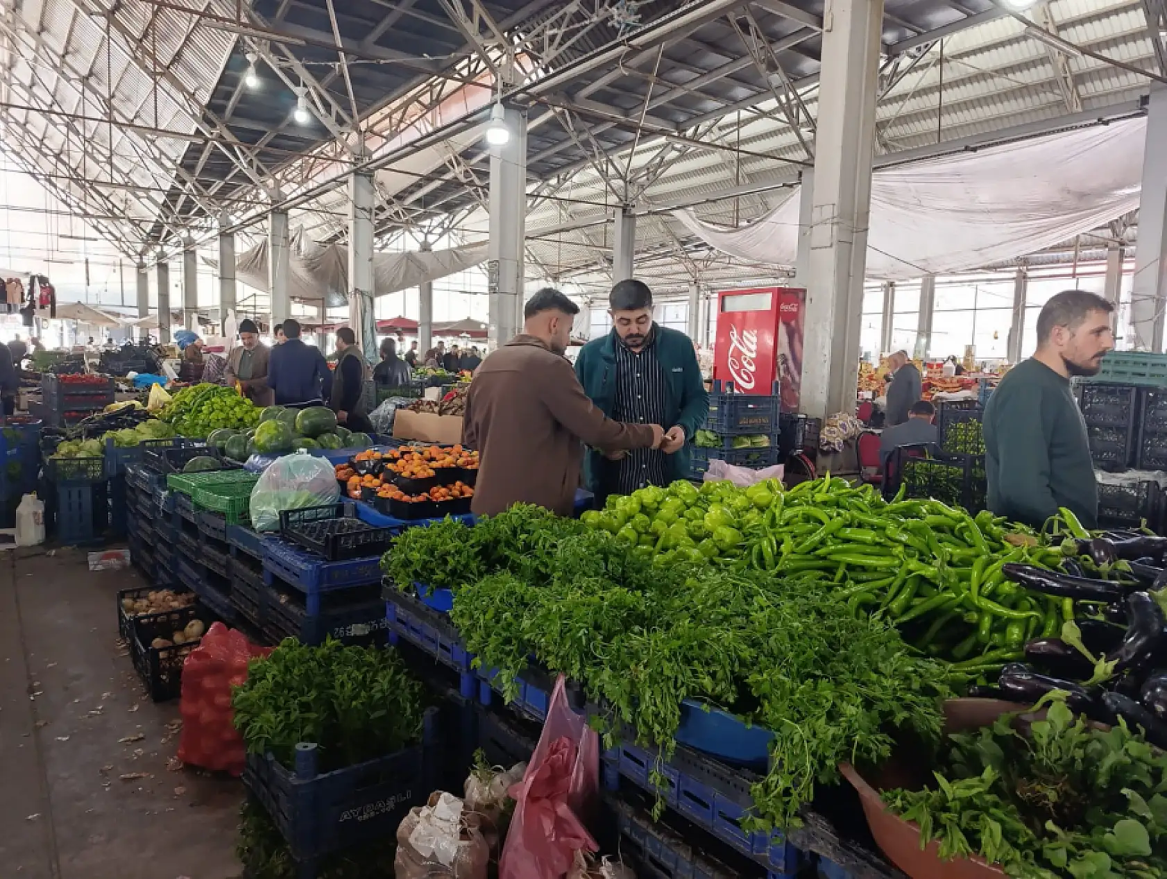 Ağrı Sebze Pazarı'nda bayram telaşı