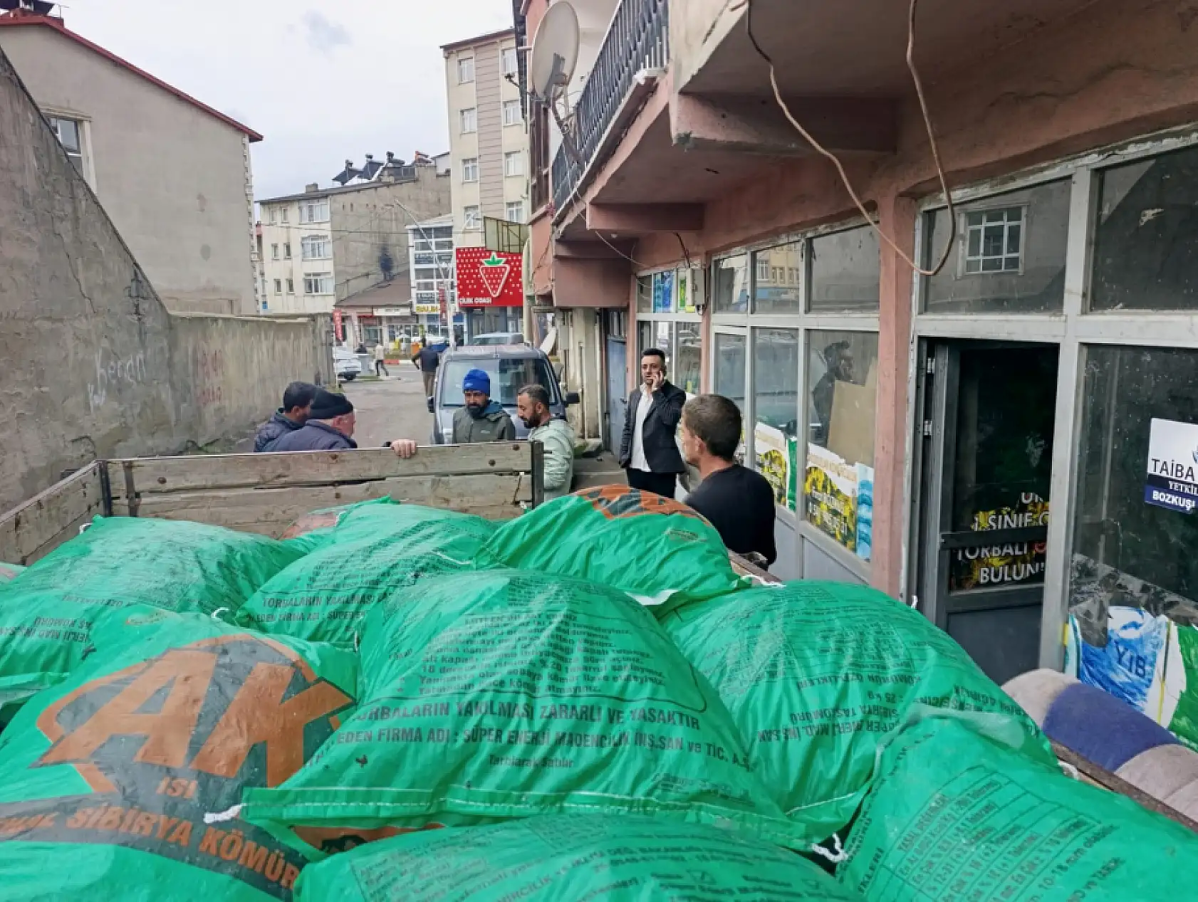 Ağrı'da kömür fiyatları cep yakıyor! Tonu 25 bin TL'ye dayandı