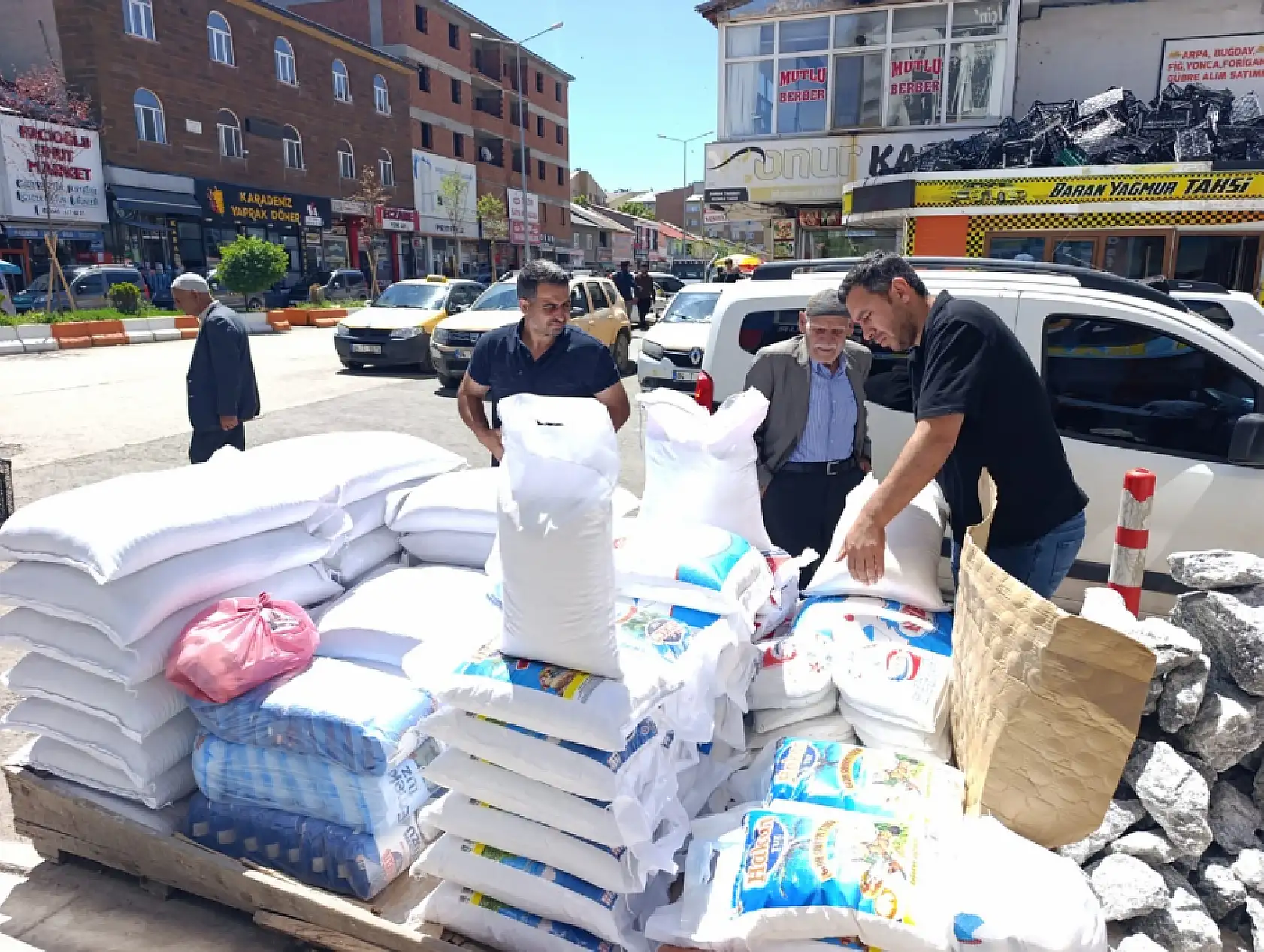 Ağrı'da yaylacıların vazgeçilmezi kaya tuzuna yoğun ilgi