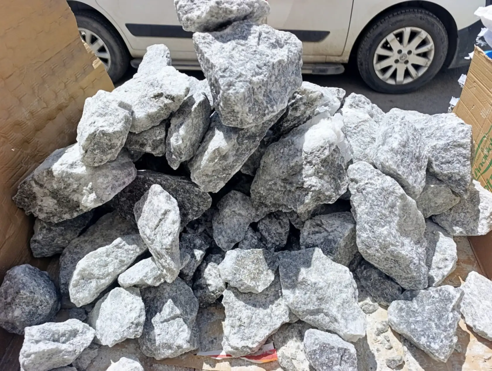 Ağrı'da yaylacıların vazgeçilmezi kaya tuzuna yoğun ilgi