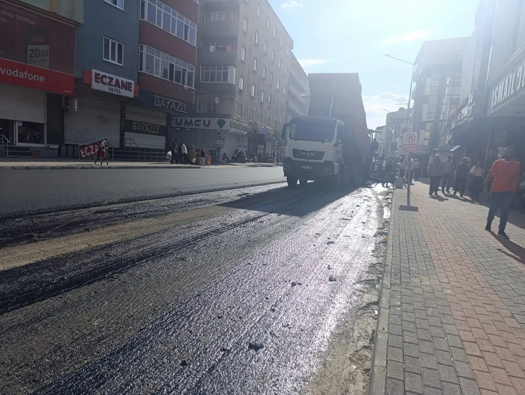 Doğubayazıt'ın işlek güzergâhında asfalt çalışması
