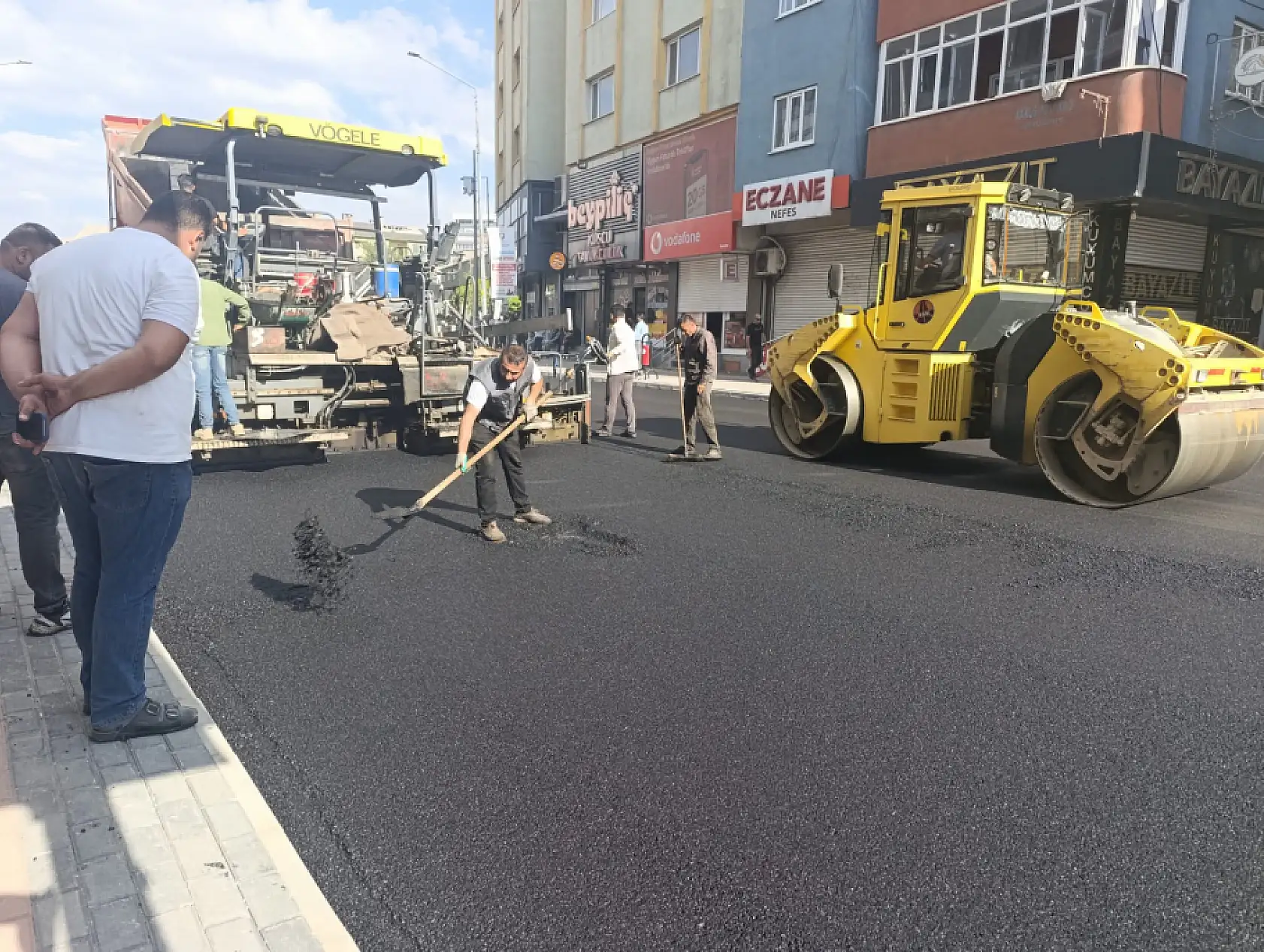 Doğubayazıt'ın işlek güzergâhında asfalt çalışması