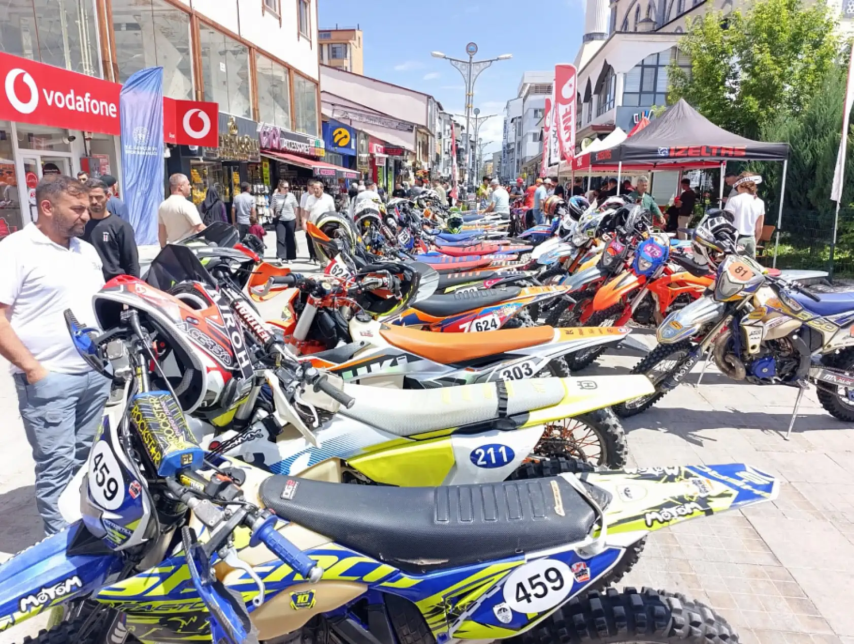 Şampiyona öncesi Ağrı sokaklarında nefes kesen gösteri