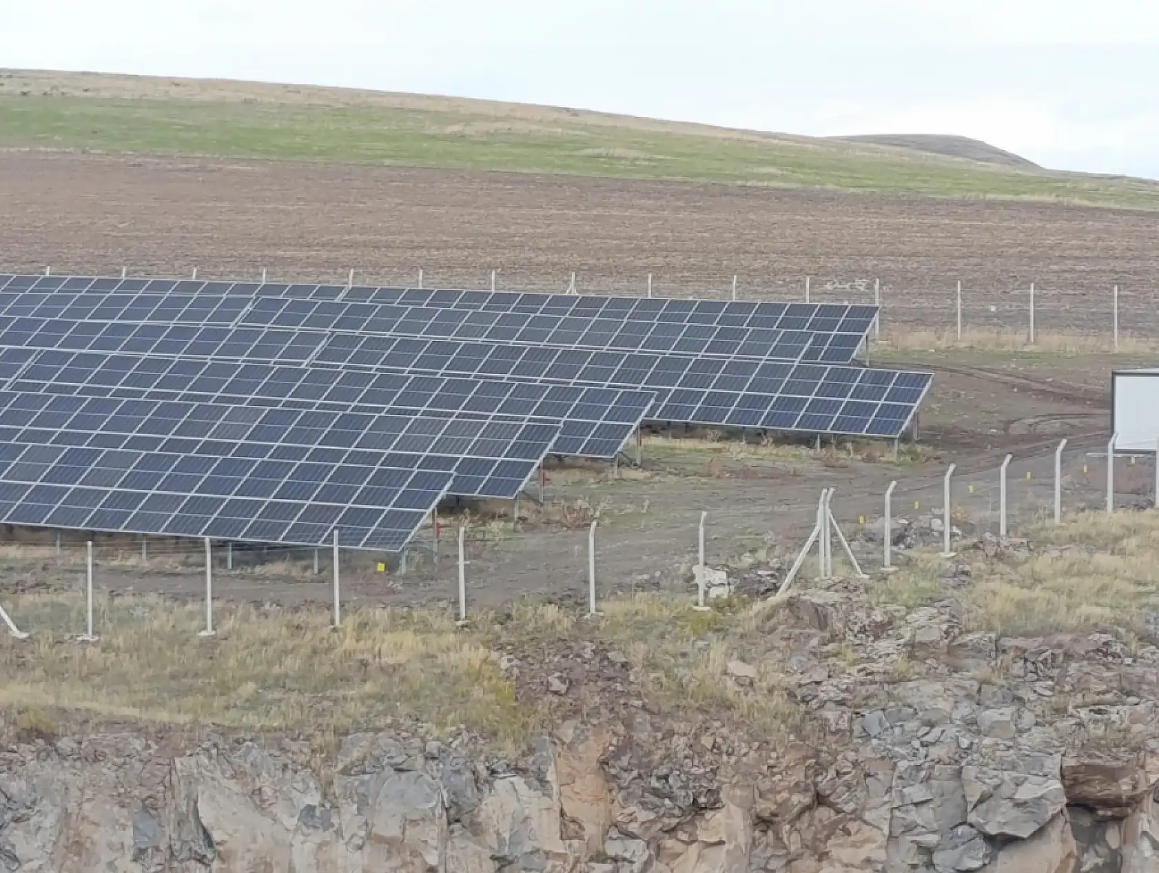 Ağrı'nın Hamur ilçesi kendi elektriğini üretmeye başladı! 1 megavatlık GES devrede