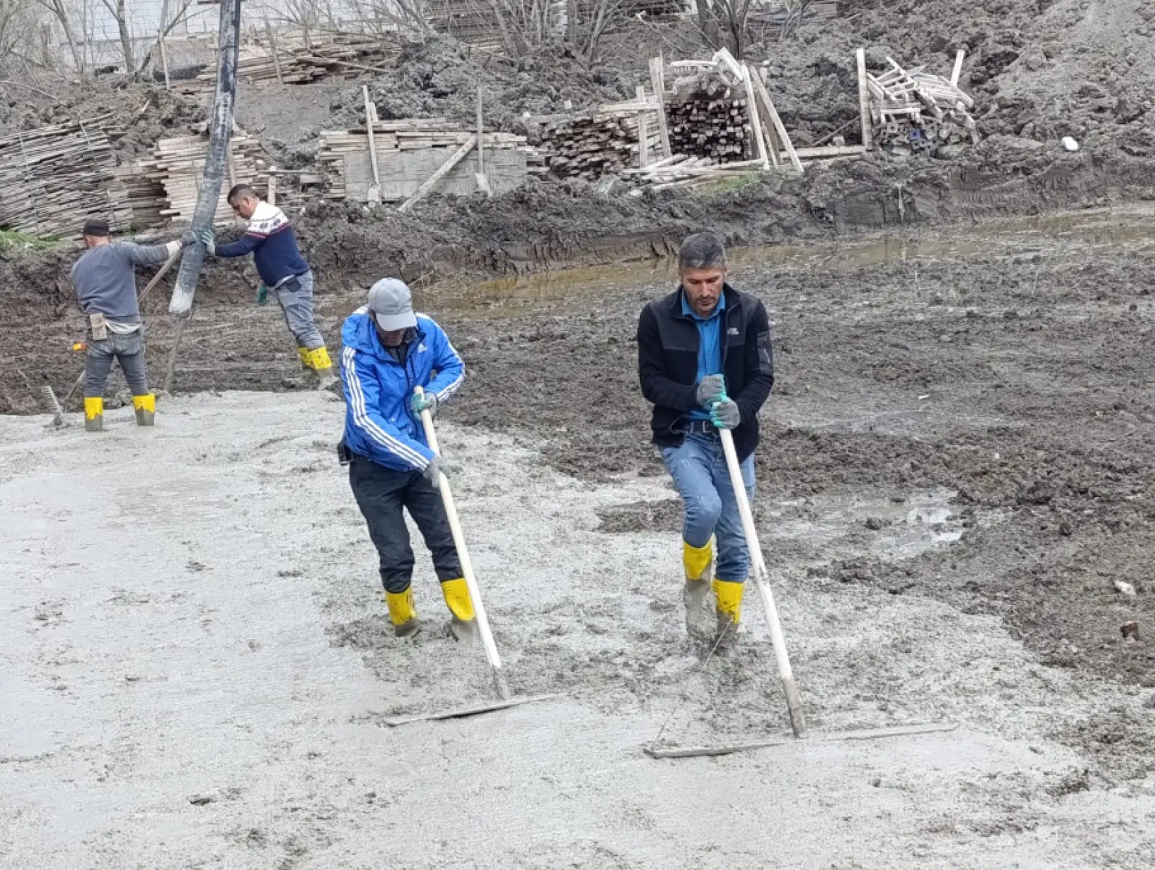 Ağrı'da inşaat sezonu başladı: İşçiler 1 Mayıs'ta da sahadaydı
