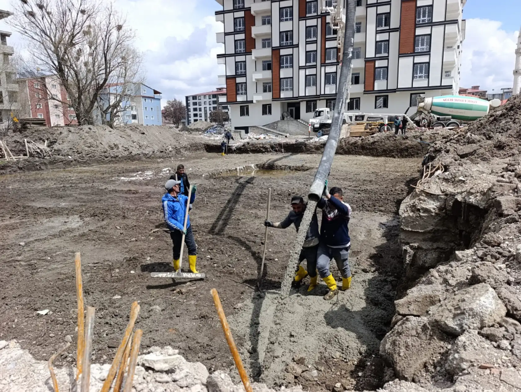Ağrı'da inşaat sezonu başladı: İşçiler 1 Mayıs'ta da sahadaydı