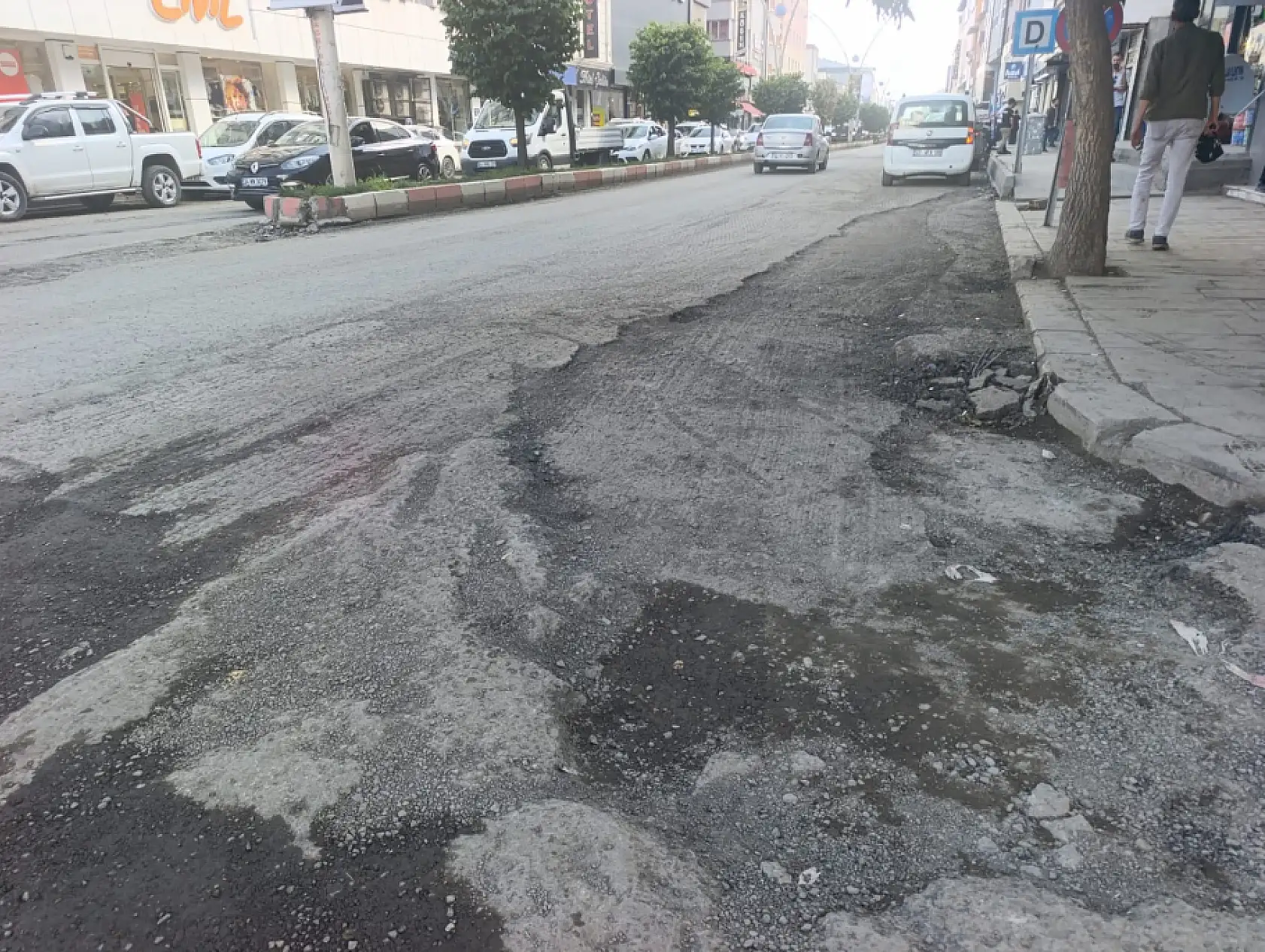 Ağrı'da kazılan yollar tepki çekti! Kağızman ve Yeni Van caddelerinde asfalt bekleniyor