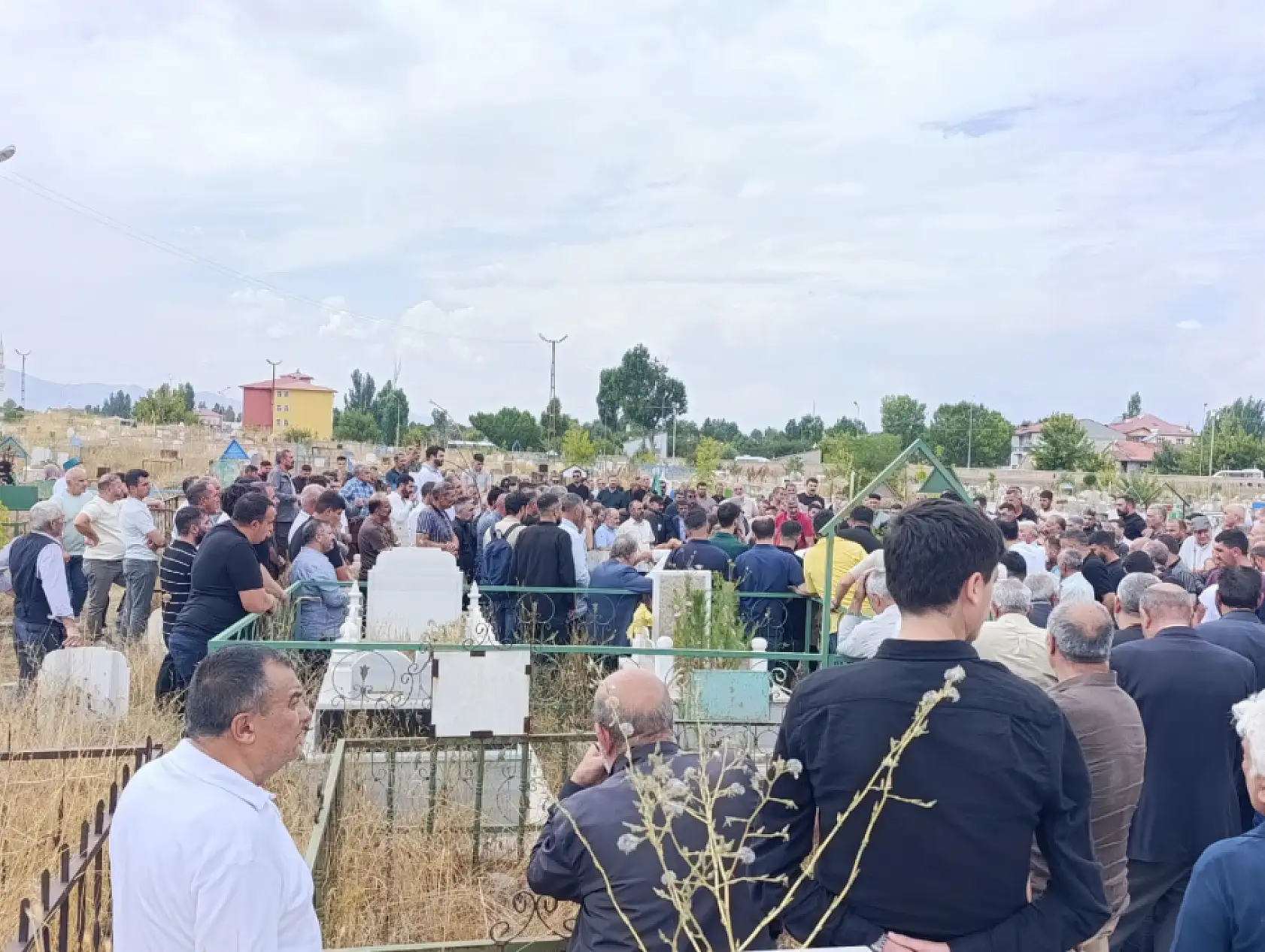 Ağrı, Belediye Eşbaşkanı Memet Akkuş'u gözyaşlarıyla uğurladı