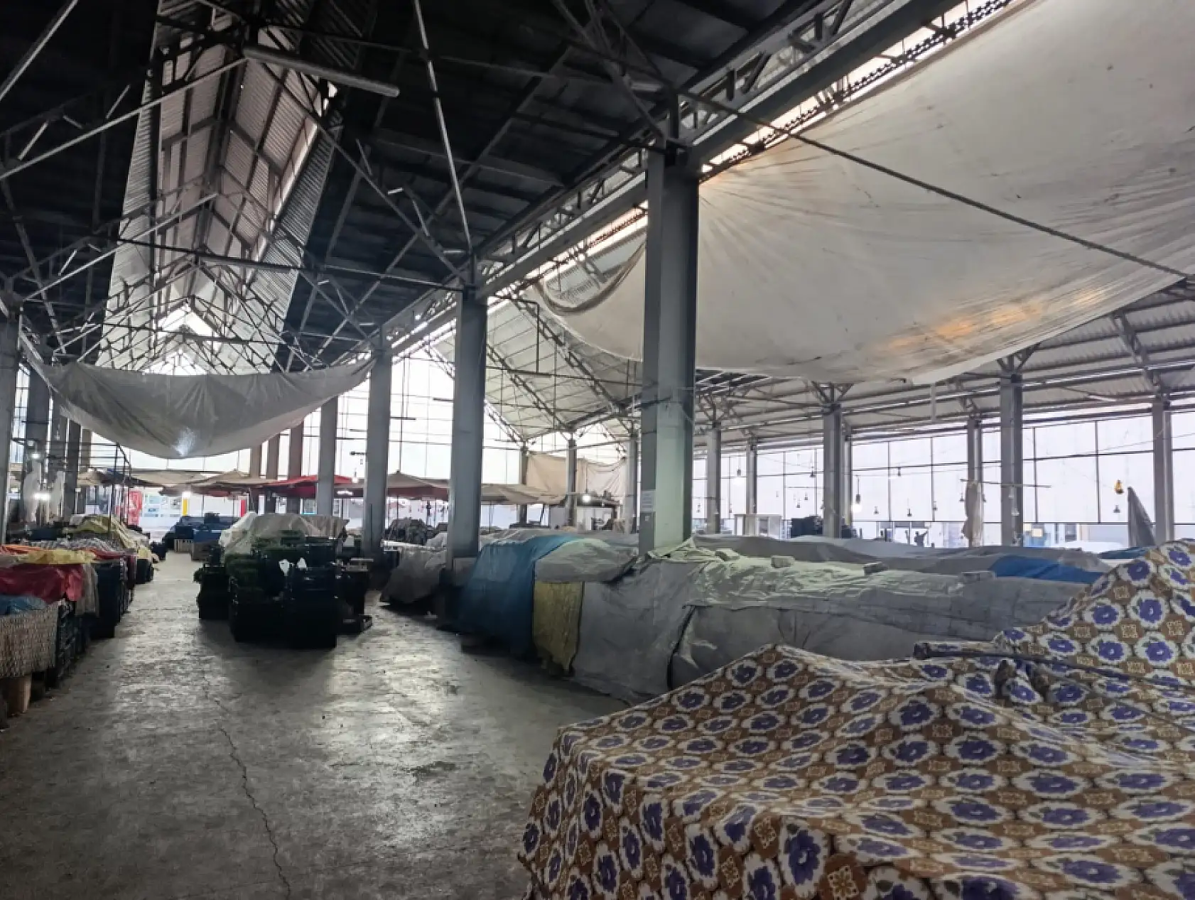 Ağrı'da 6 bin metrekarelik pazarı tek başına koruyor