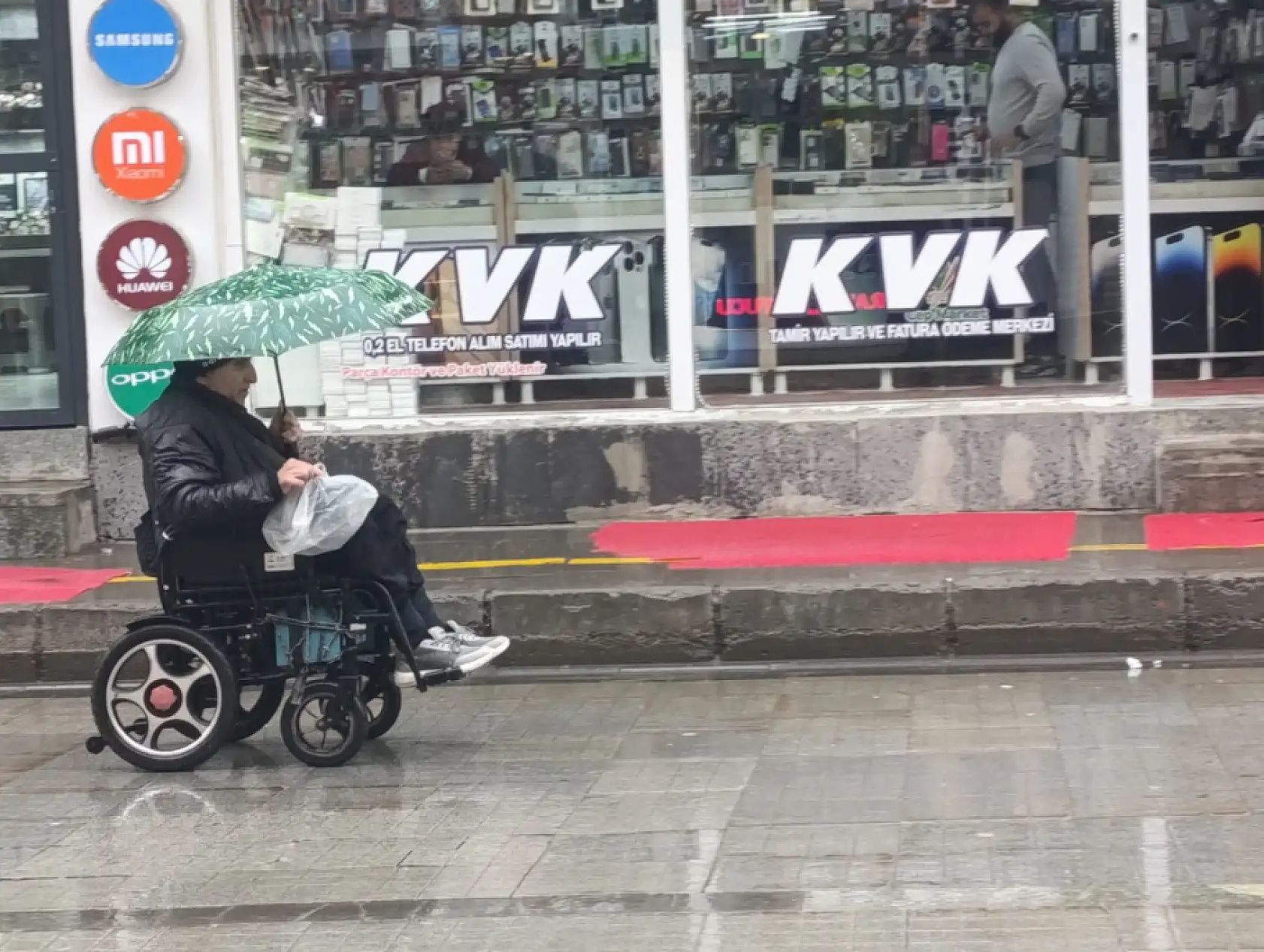 Sağanak yağış Ağrı'yı esir aldı