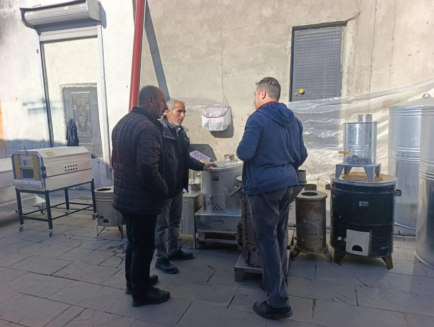 Ağrı'da soğuklar soba satışlarını artırdı! Fiyatlar 12 bin liraya kadar çıktı