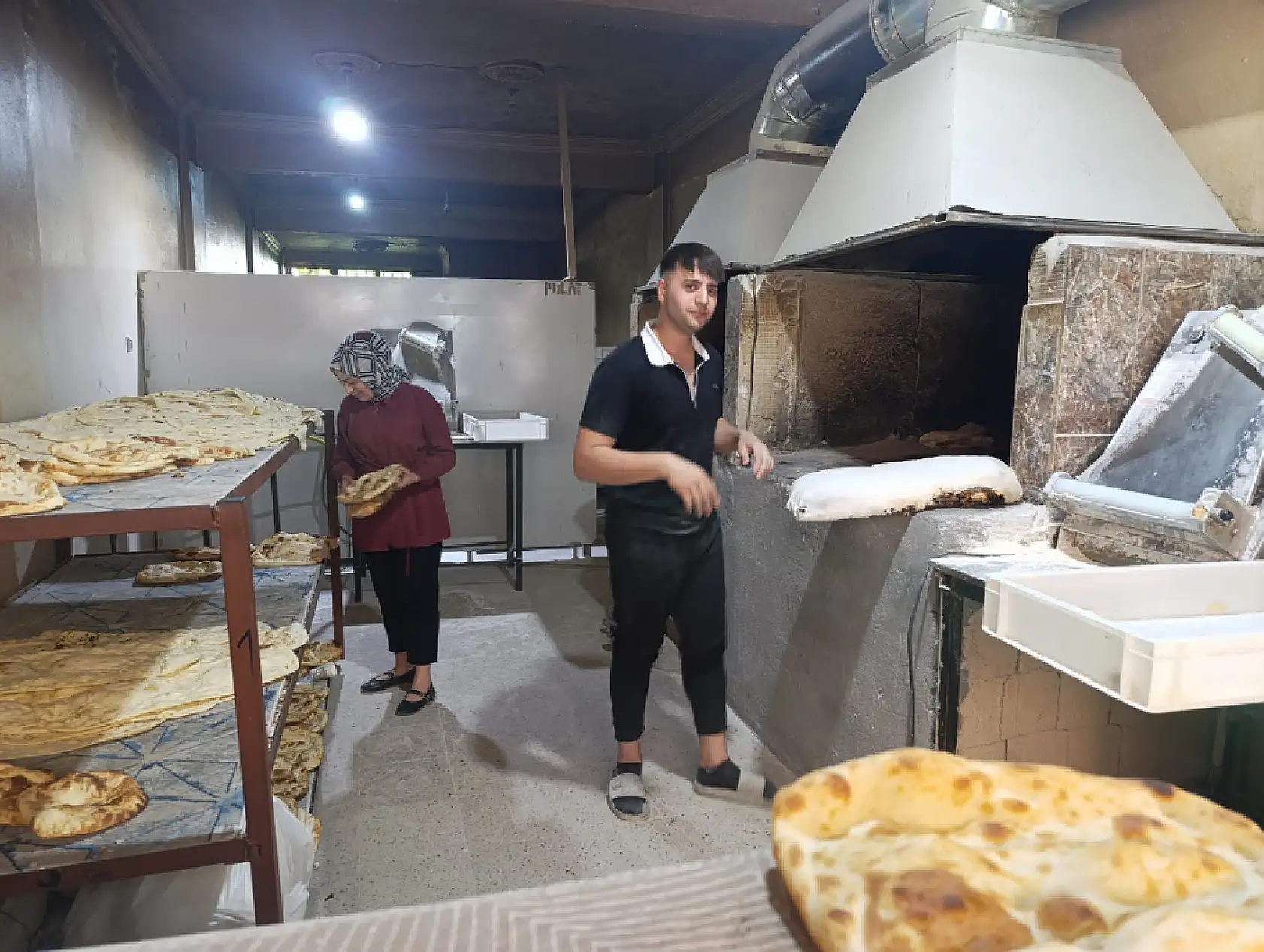 11 yıldır tandır başında, ekmeğini alın teriyle kazanıyor