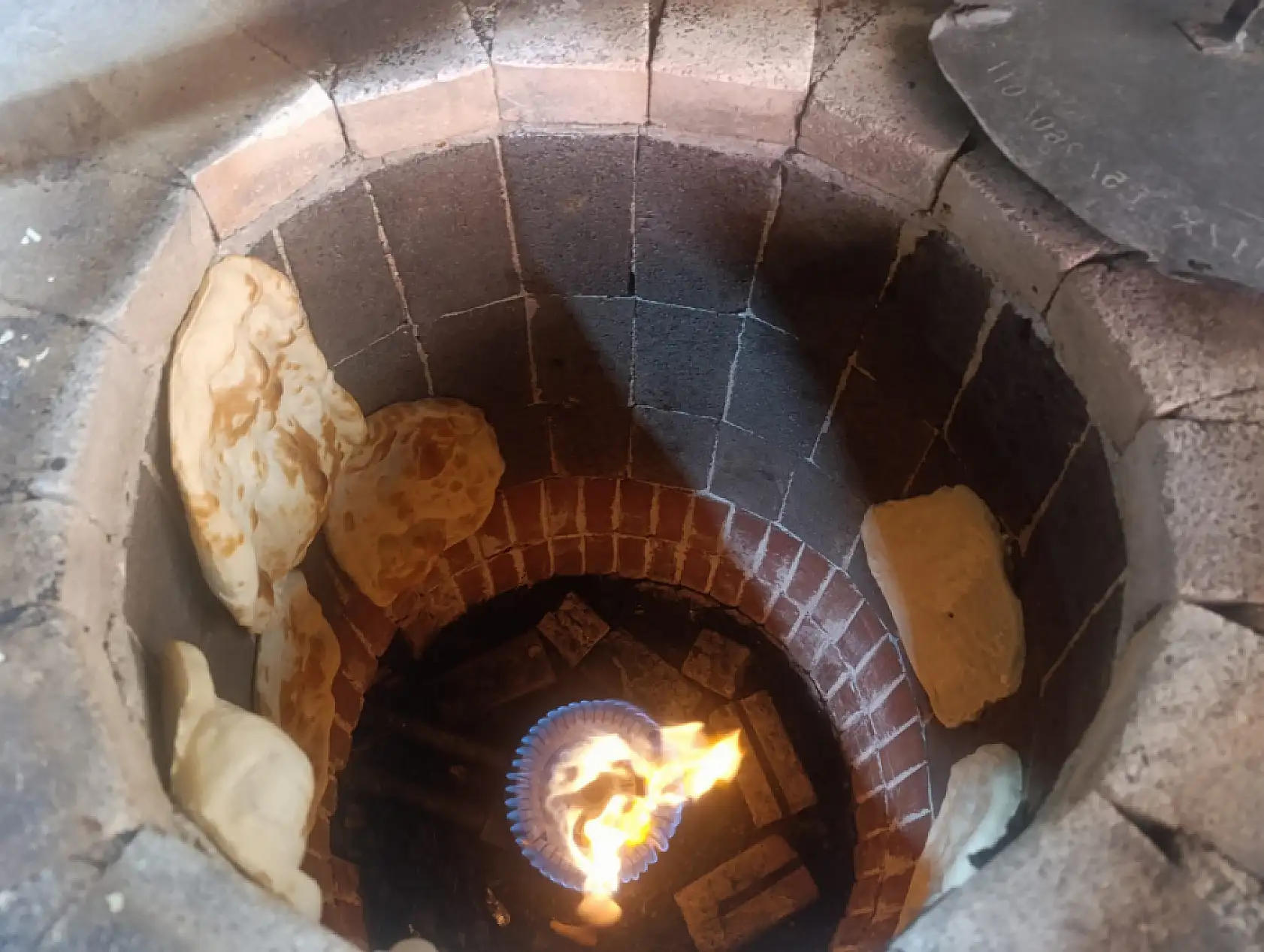 11 yıldır tandır başında, ekmeğini alın teriyle kazanıyor