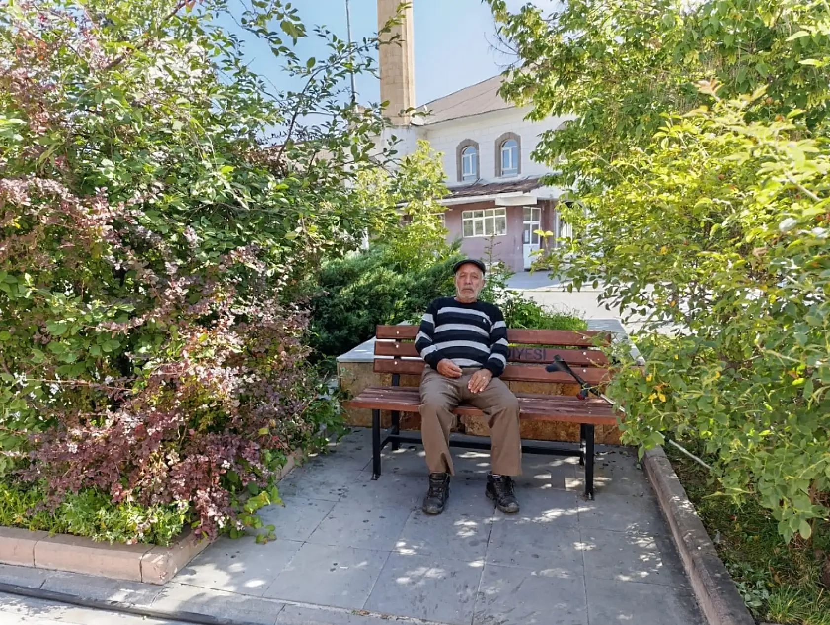 Ağrılılar yazdan sonbahara geçişi meydanda hissediyor