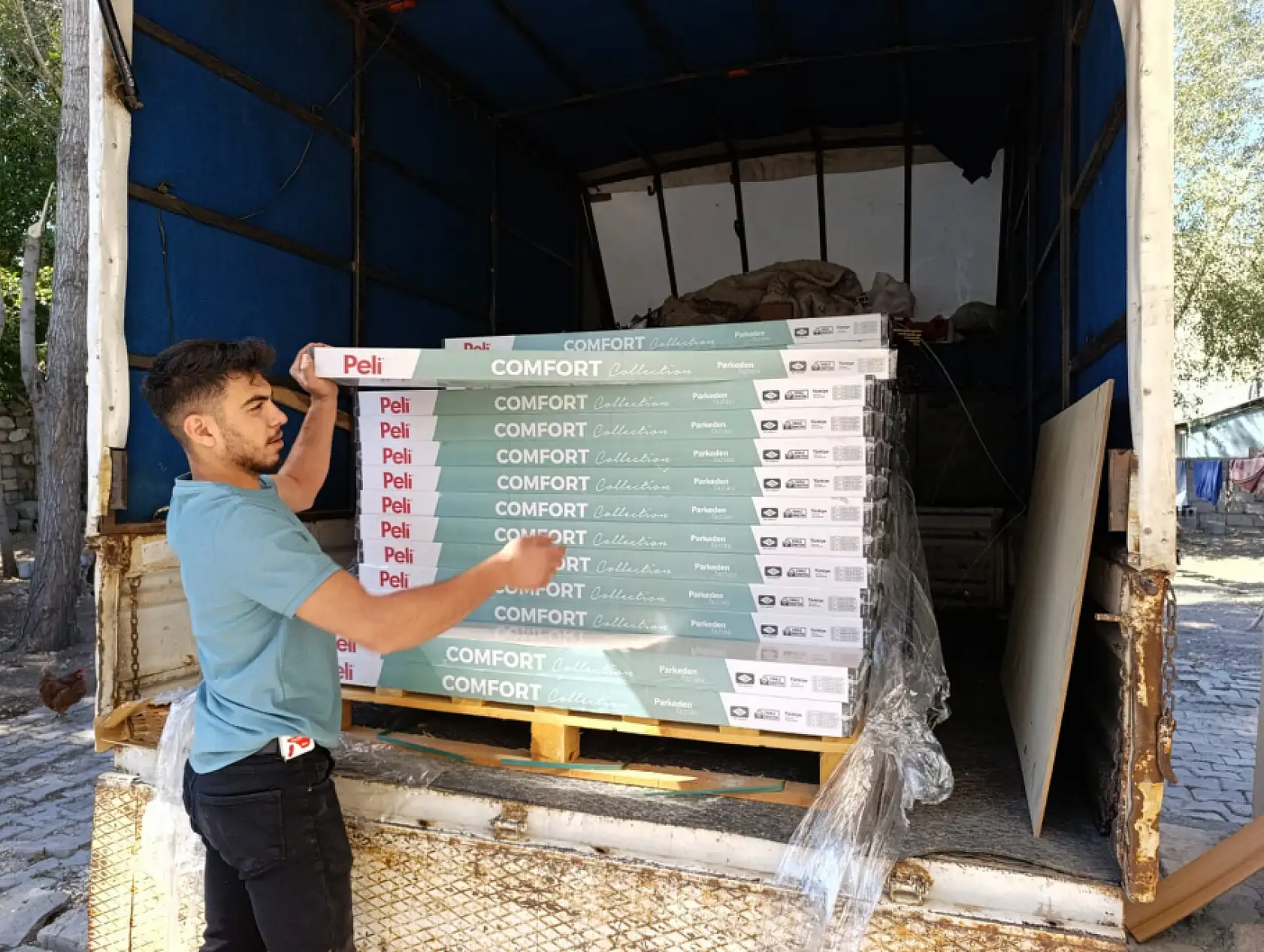 Kış öncesi tadilat yoğunluğu Ağrı'da parke sektörünü hareketlendirdi