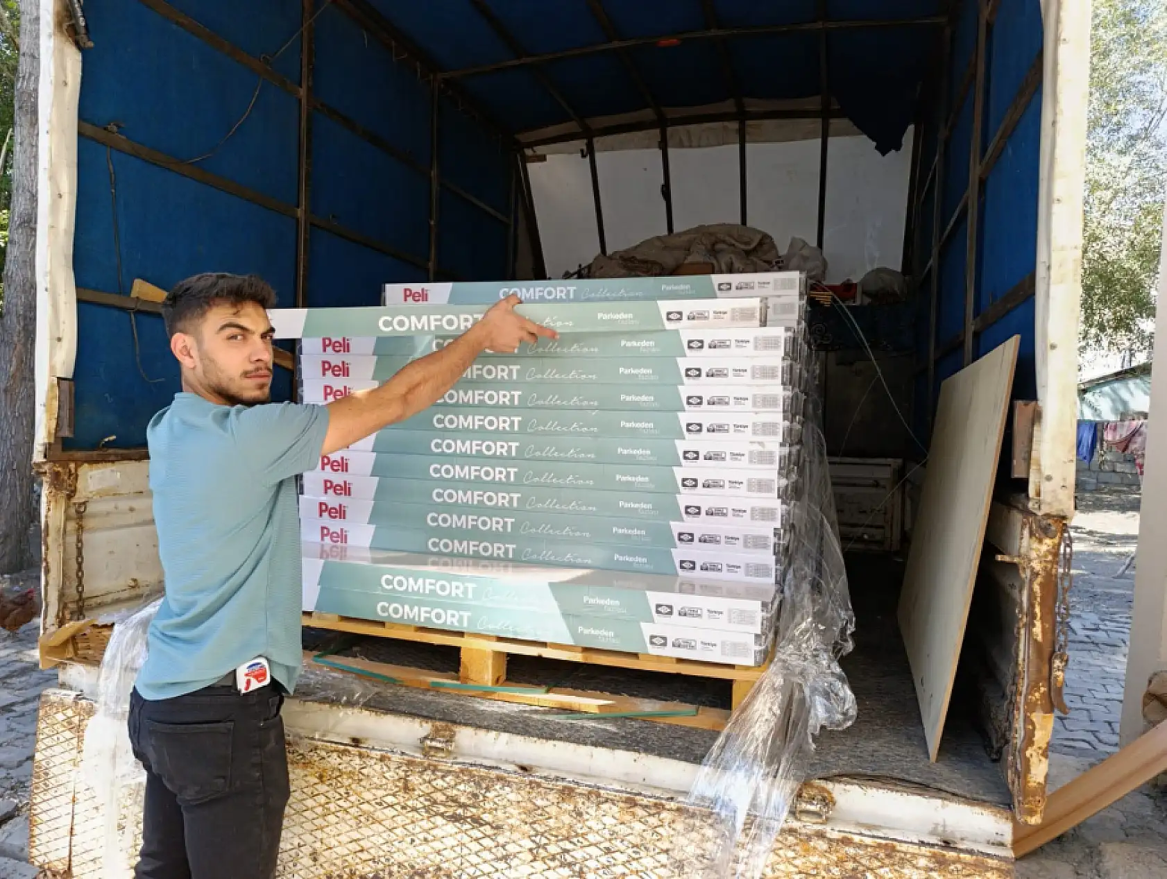 Kış öncesi tadilat yoğunluğu Ağrı'da parke sektörünü hareketlendirdi