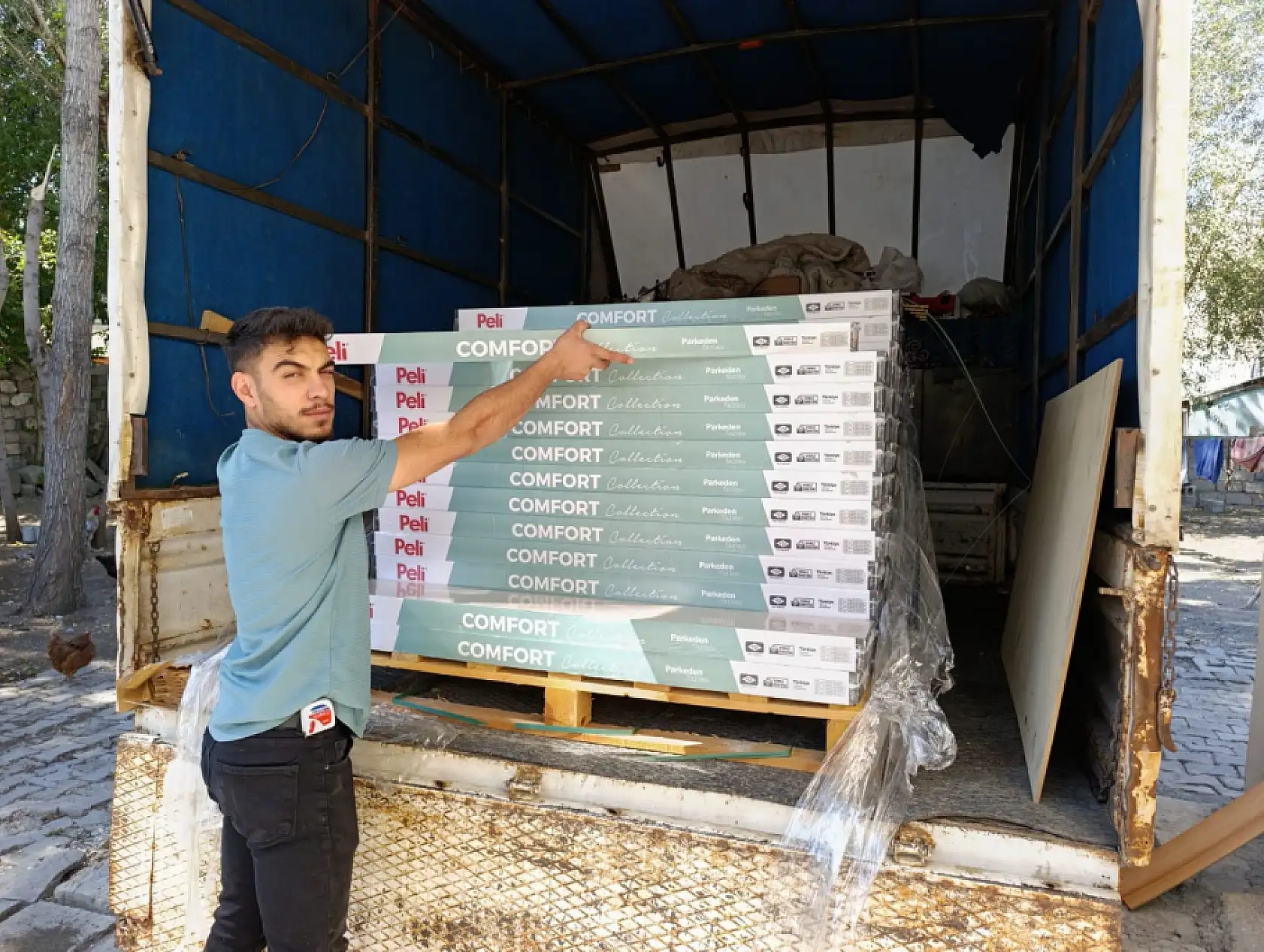 Kış öncesi tadilat yoğunluğu Ağrı'da parke sektörünü hareketlendirdi