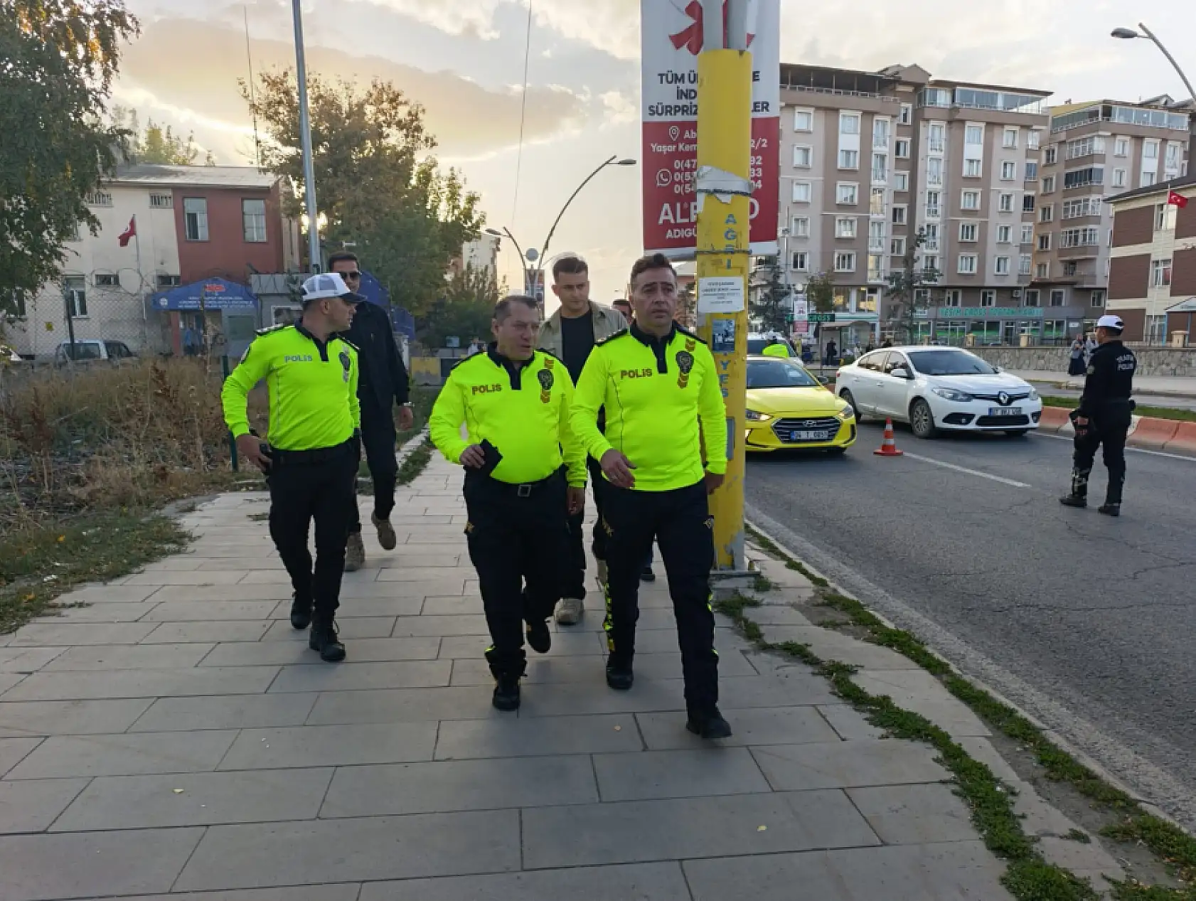 Ağrı Emniyet Müdürü Önder, sahada trafik ekiplerini denetledi