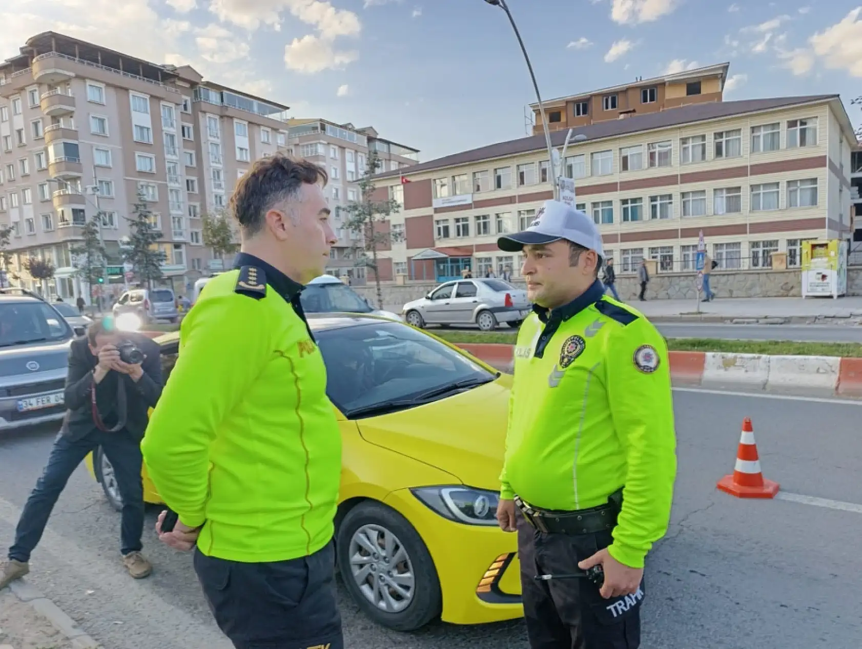 Ağrı Emniyet Müdürü Önder, sahada trafik ekiplerini denetledi